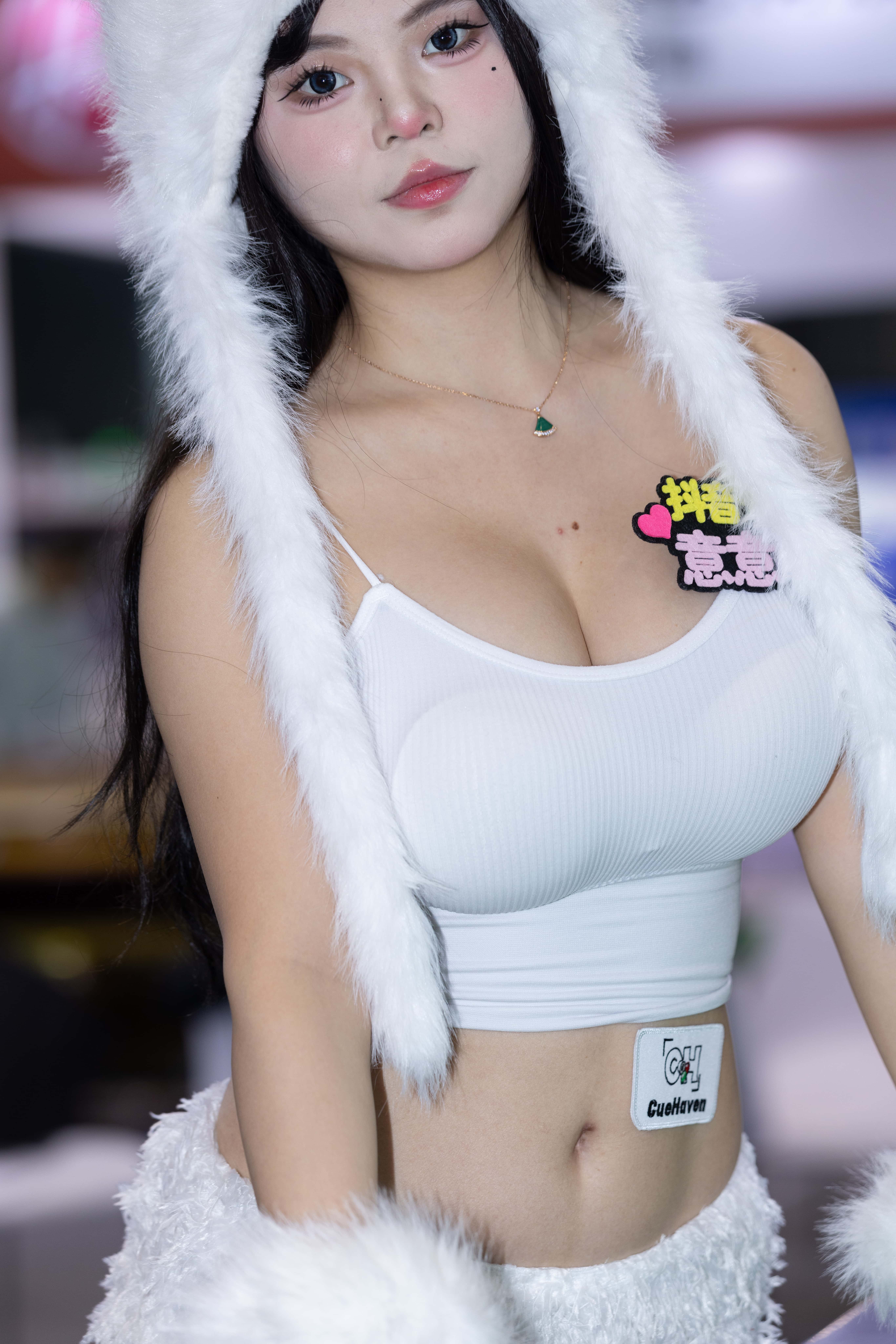 No.10353 白色热裤意意 [81P-655MB]