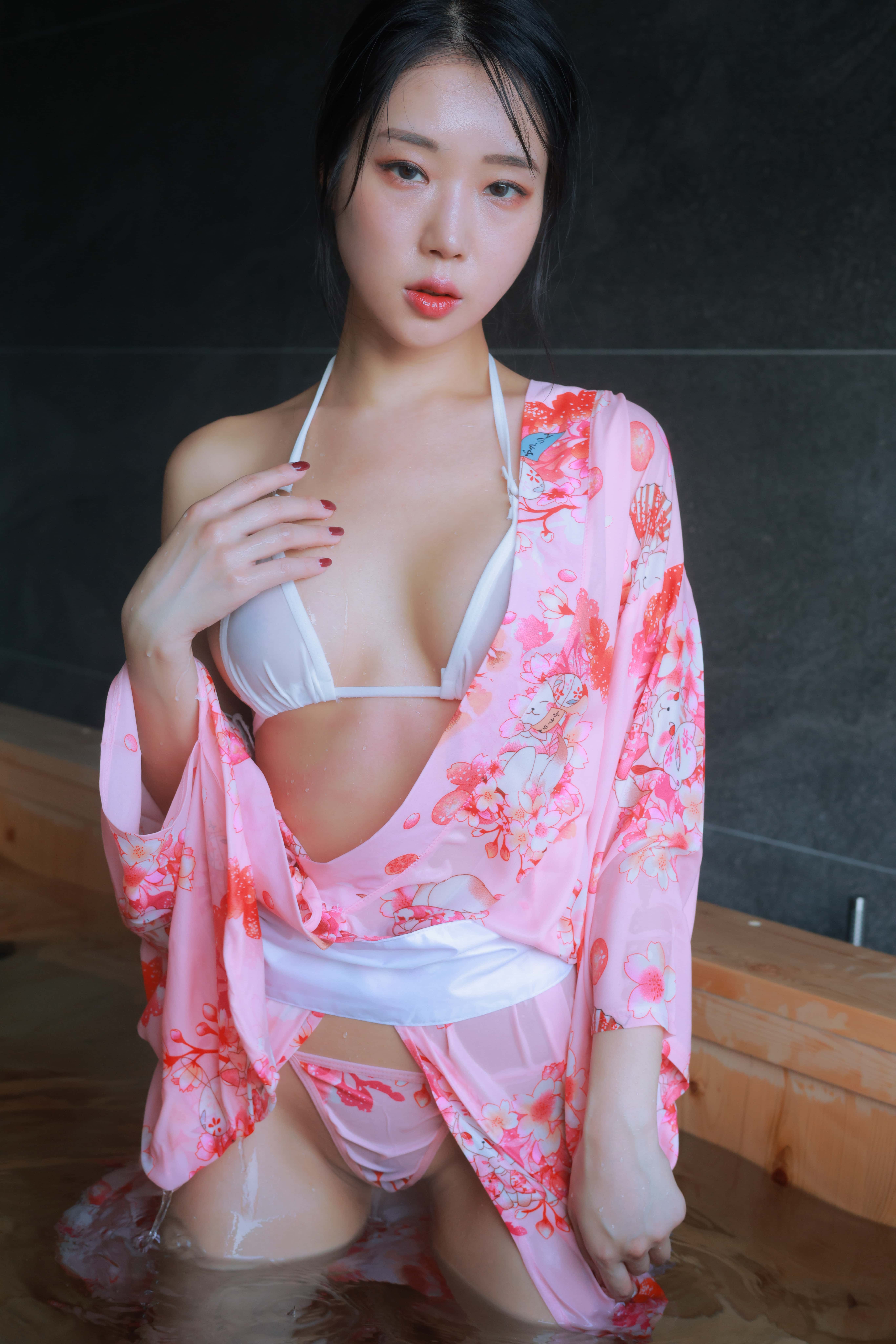 Coco6st (Miss Maxim KR) Sumin - Blossom [80P2V-2.06GB]