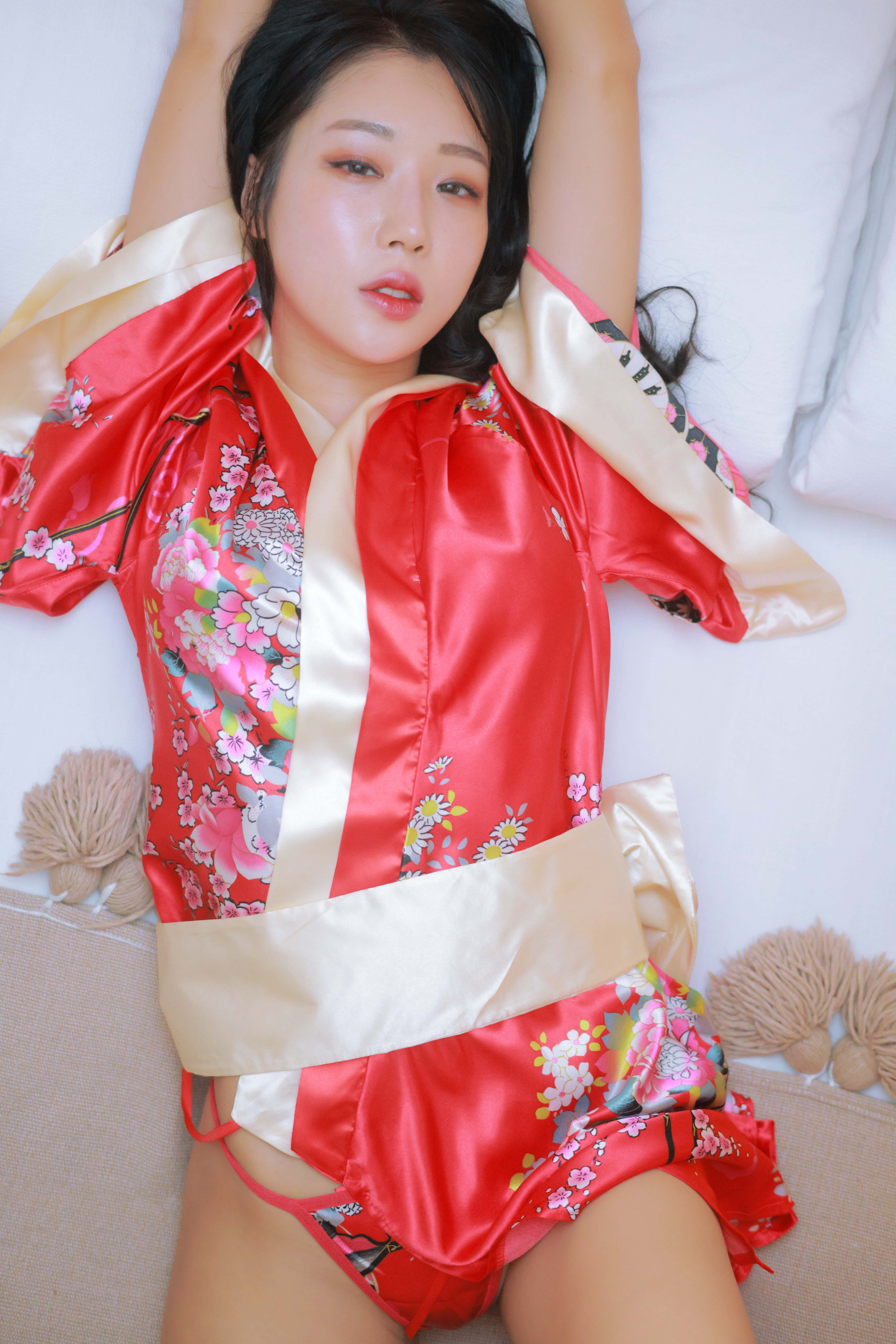 Coco6st (Miss Maxim KR) Sumin - Blossom [80P2V-2.06GB]