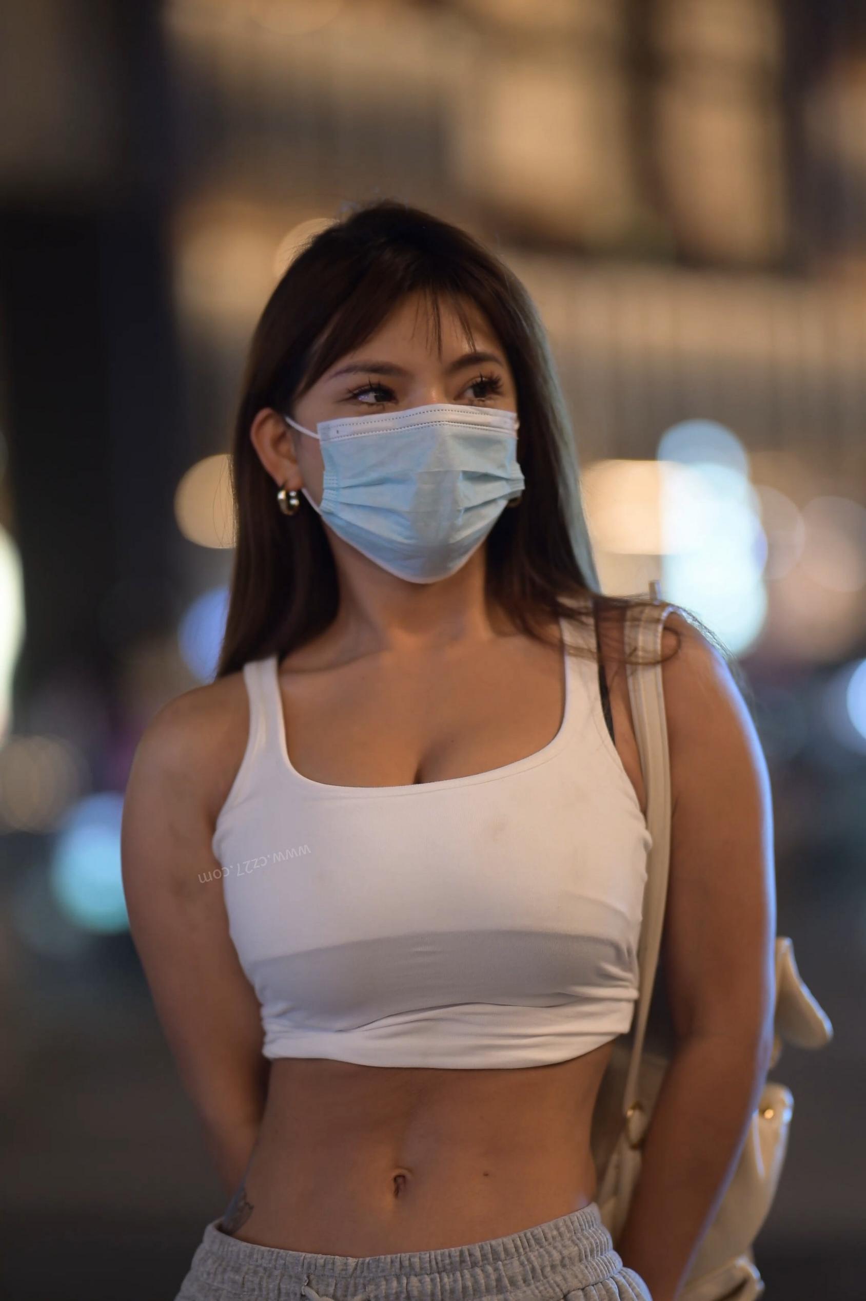 街边丰腴美女