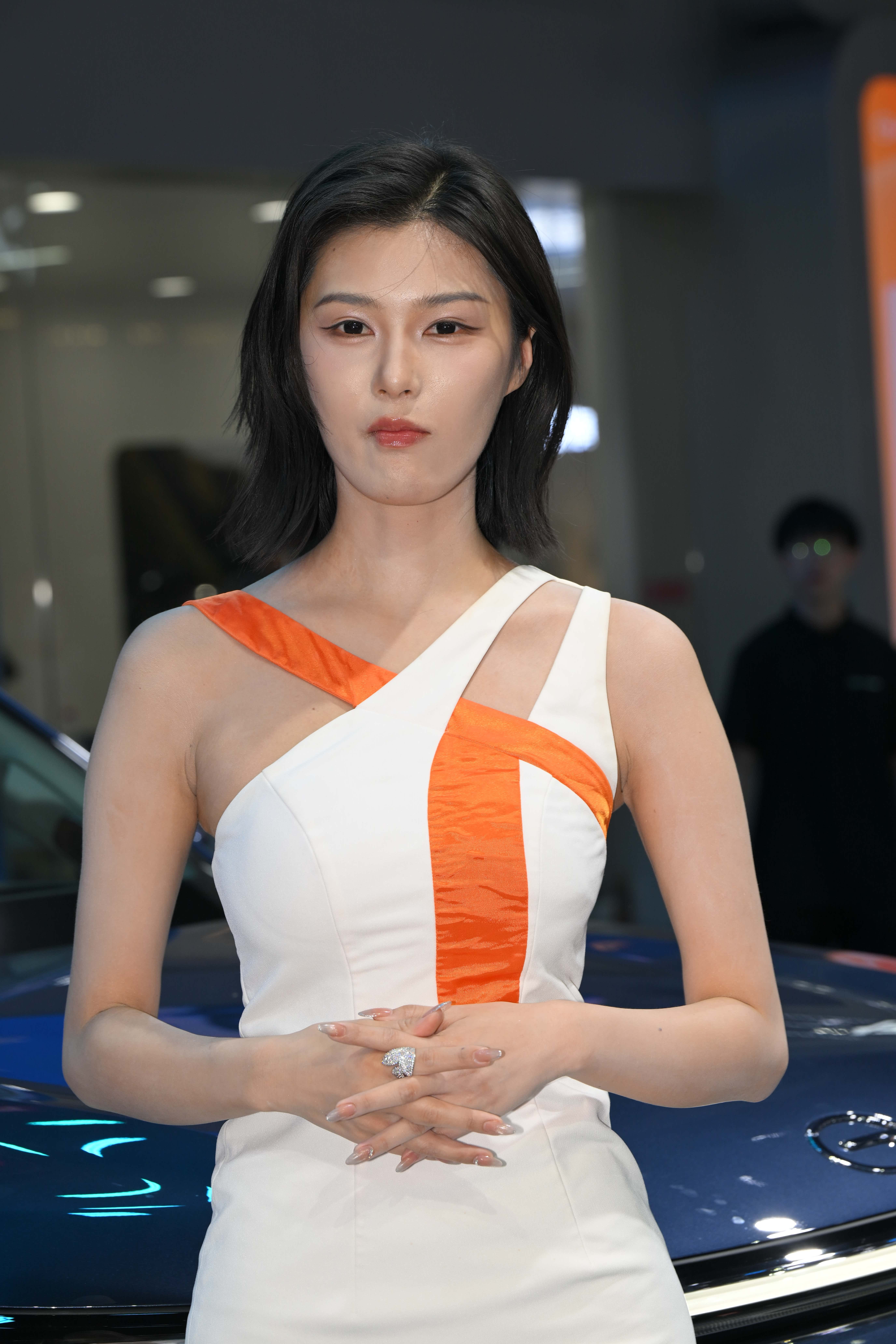 GS-X1069 身穿肉丝的程儿 【129P 2.35G】
