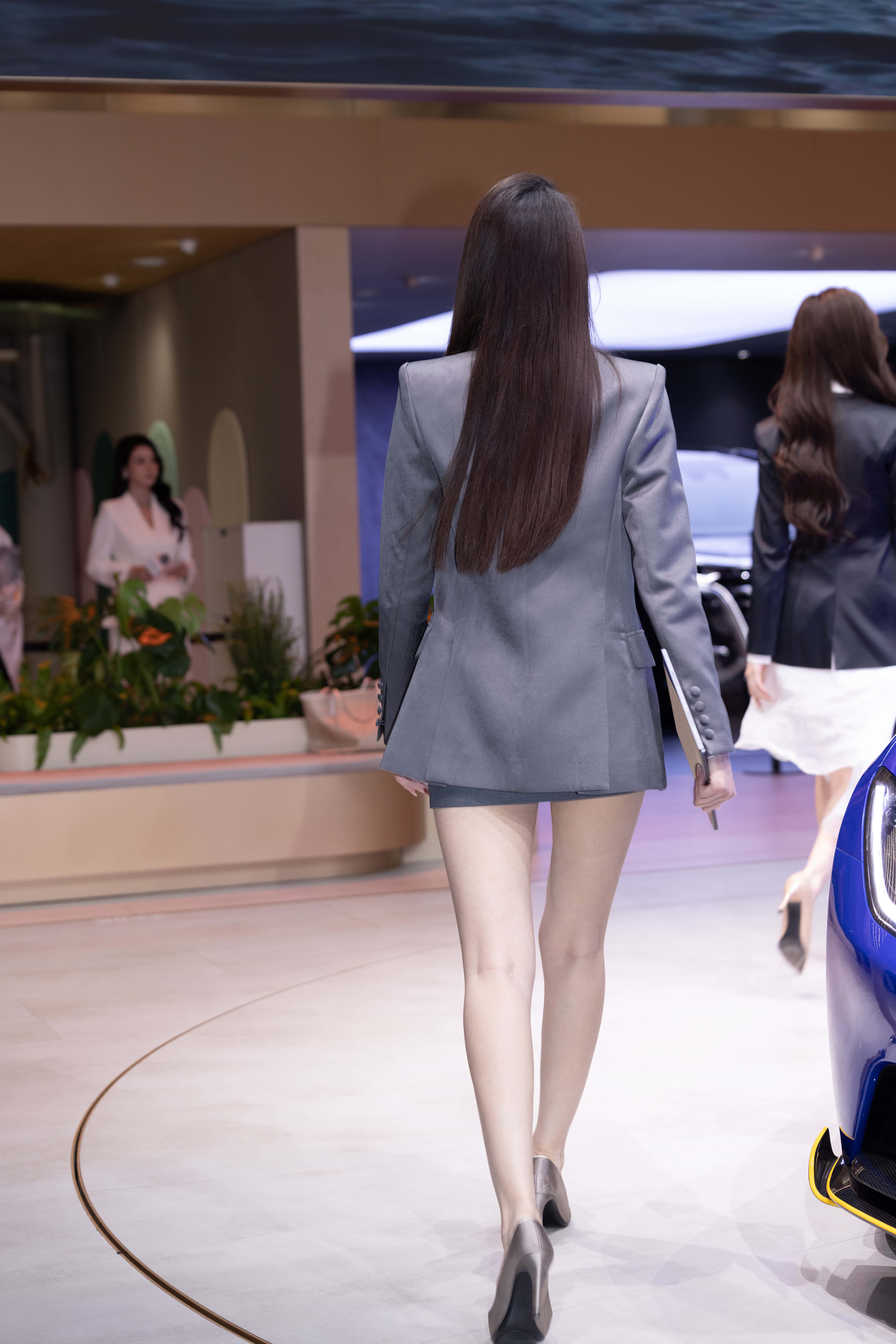 GS-K384 上海车展-腾势展台第一美腿车模凌云baby 【88P 584M】
