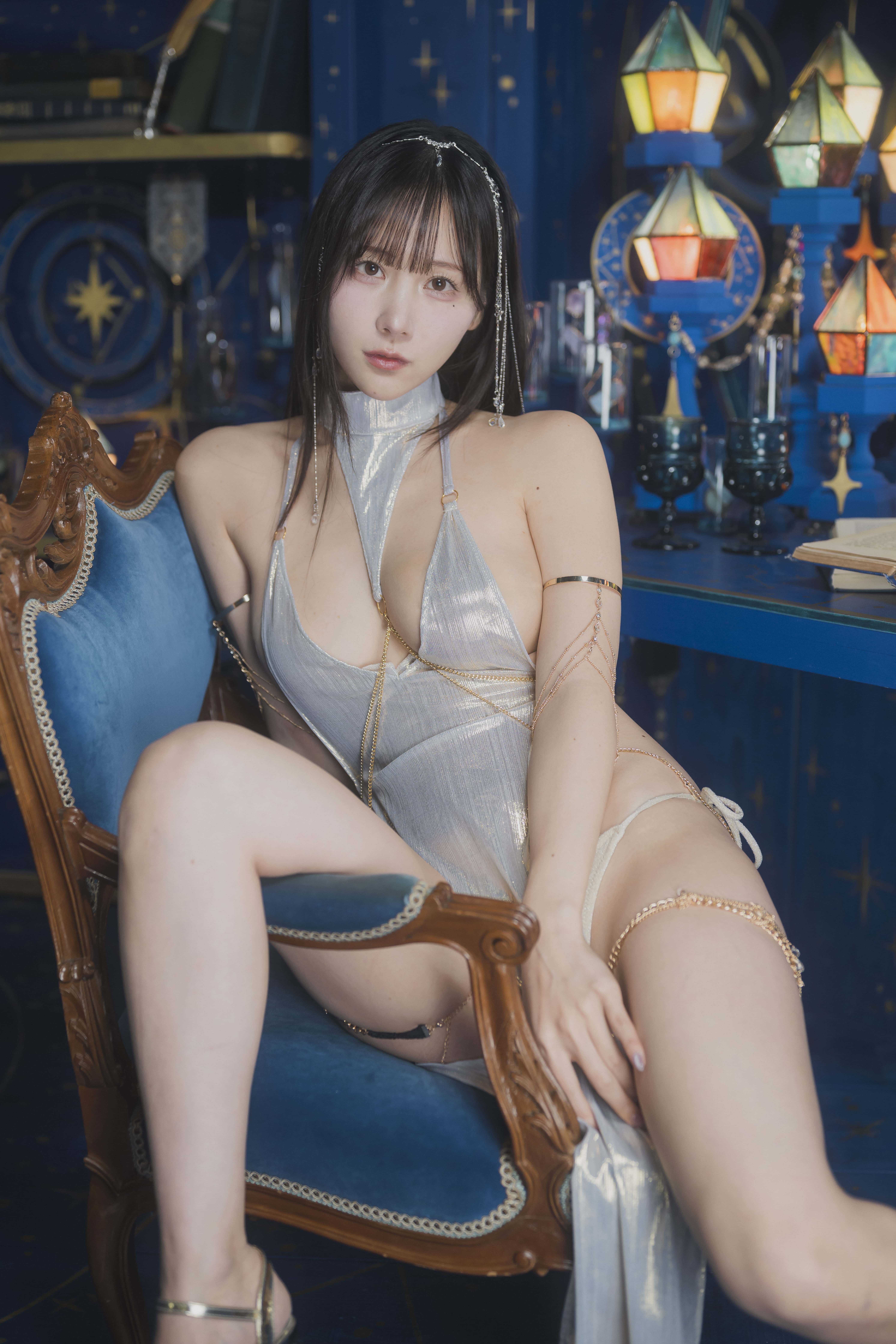 日本甜美COSERけんけん - Crystal 2026生誕写真集 [200P-3.31GB]