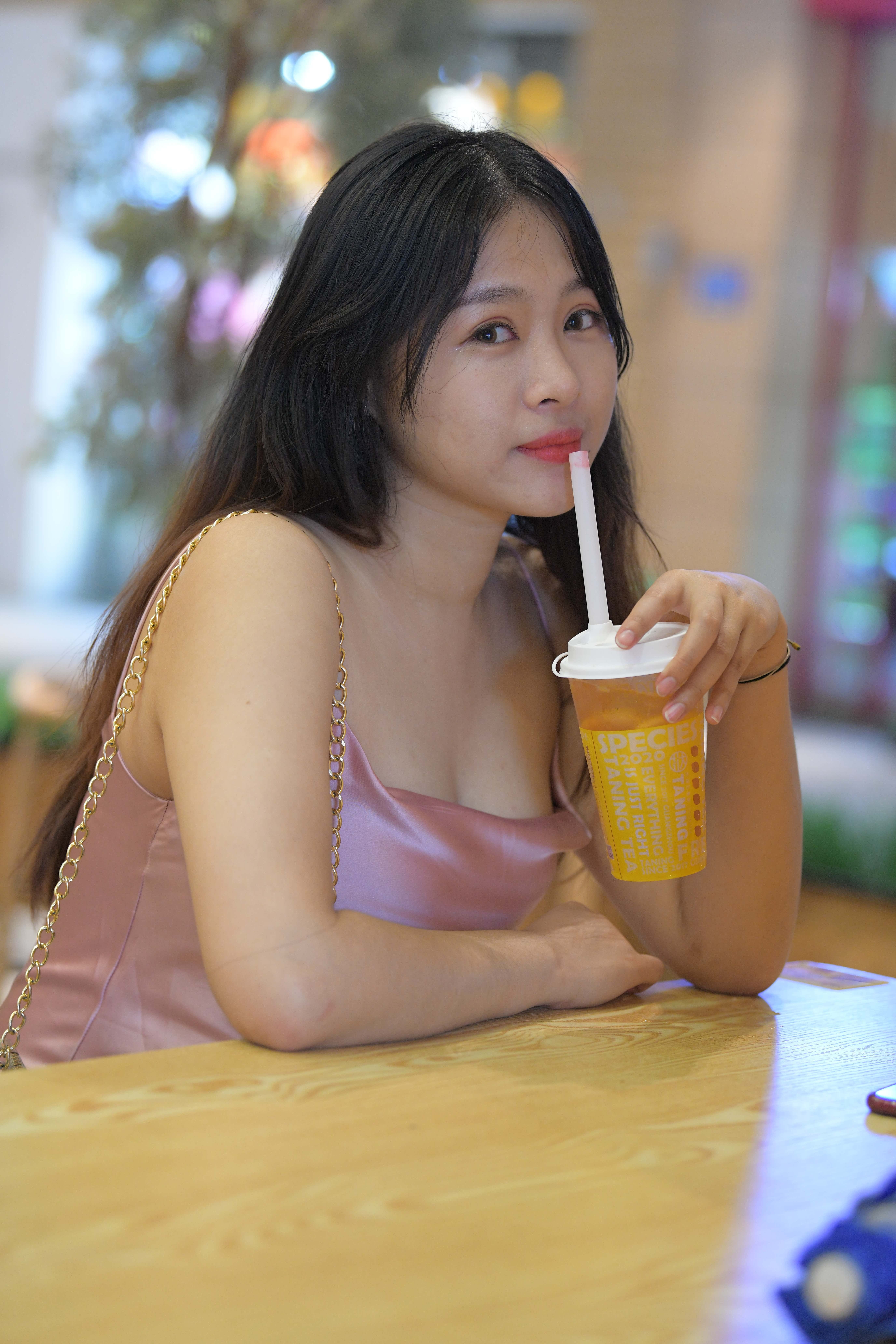 No.5190 红石摄影作品 搭讪粉红裙少妇 [562P1V-22.6GB]