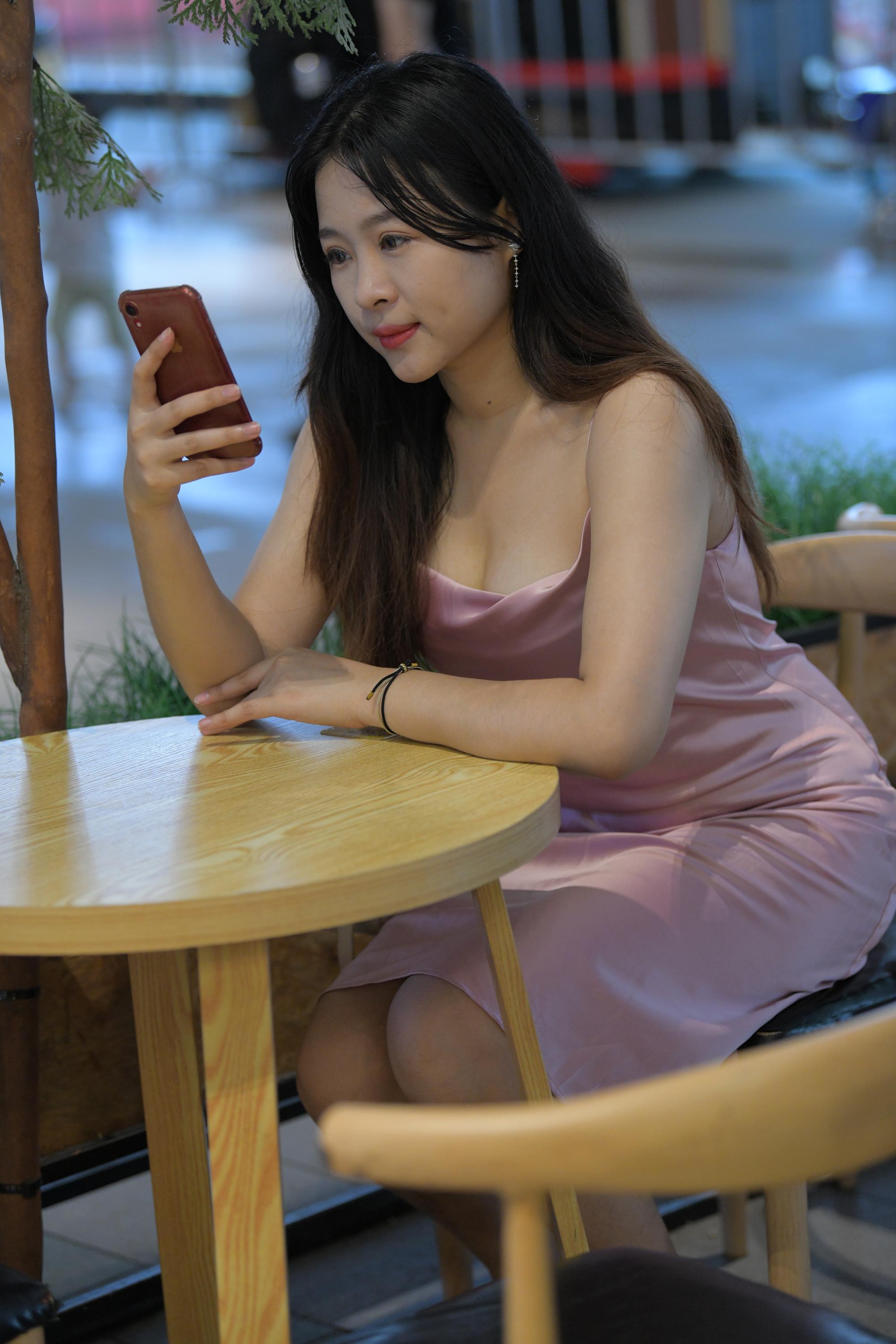 No.5190 红石摄影作品 搭讪粉红裙少妇 [562P1V-22.6GB]