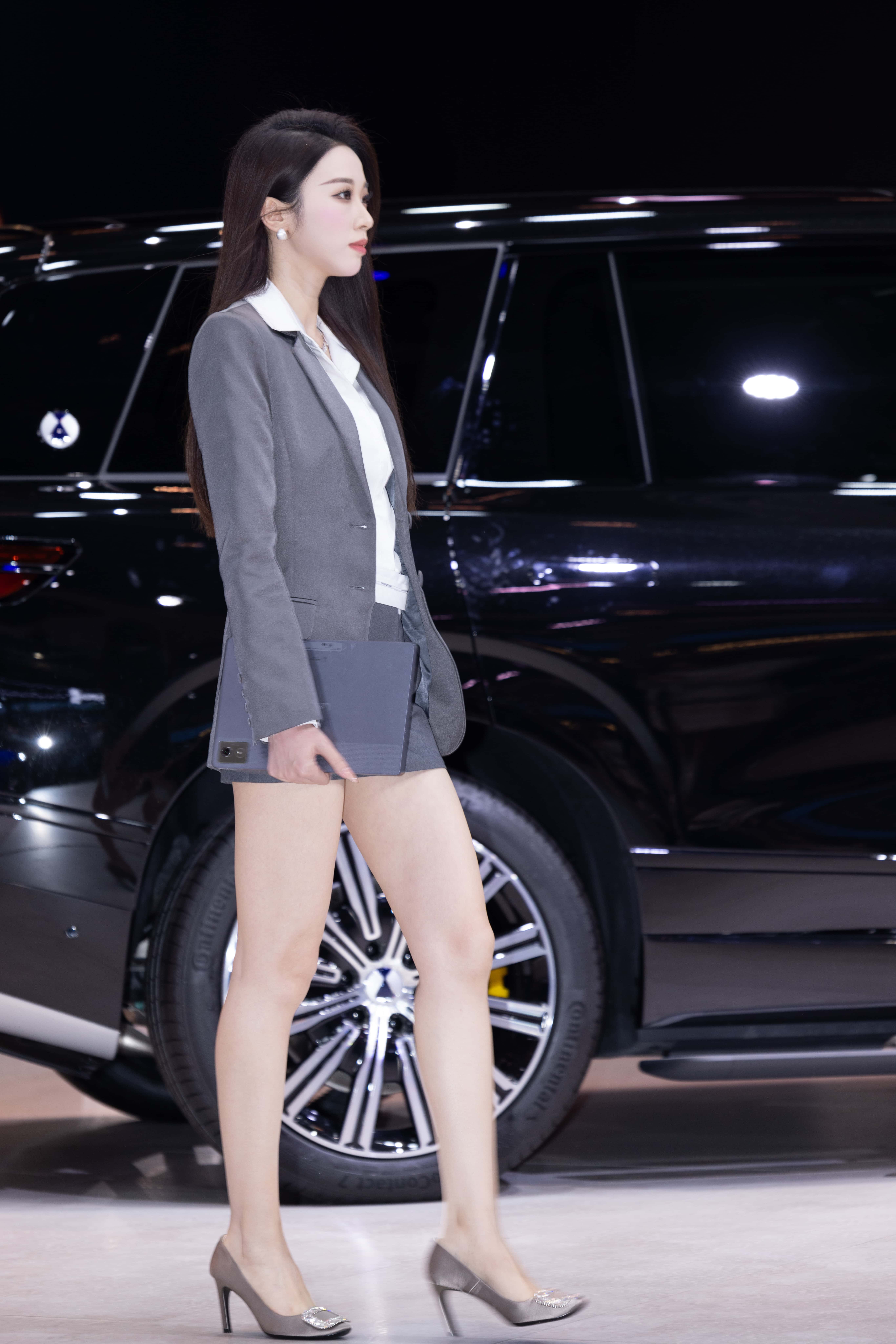 GS-K384 上海车展-腾势展台第一美腿车模凌云baby 【88P 584M】