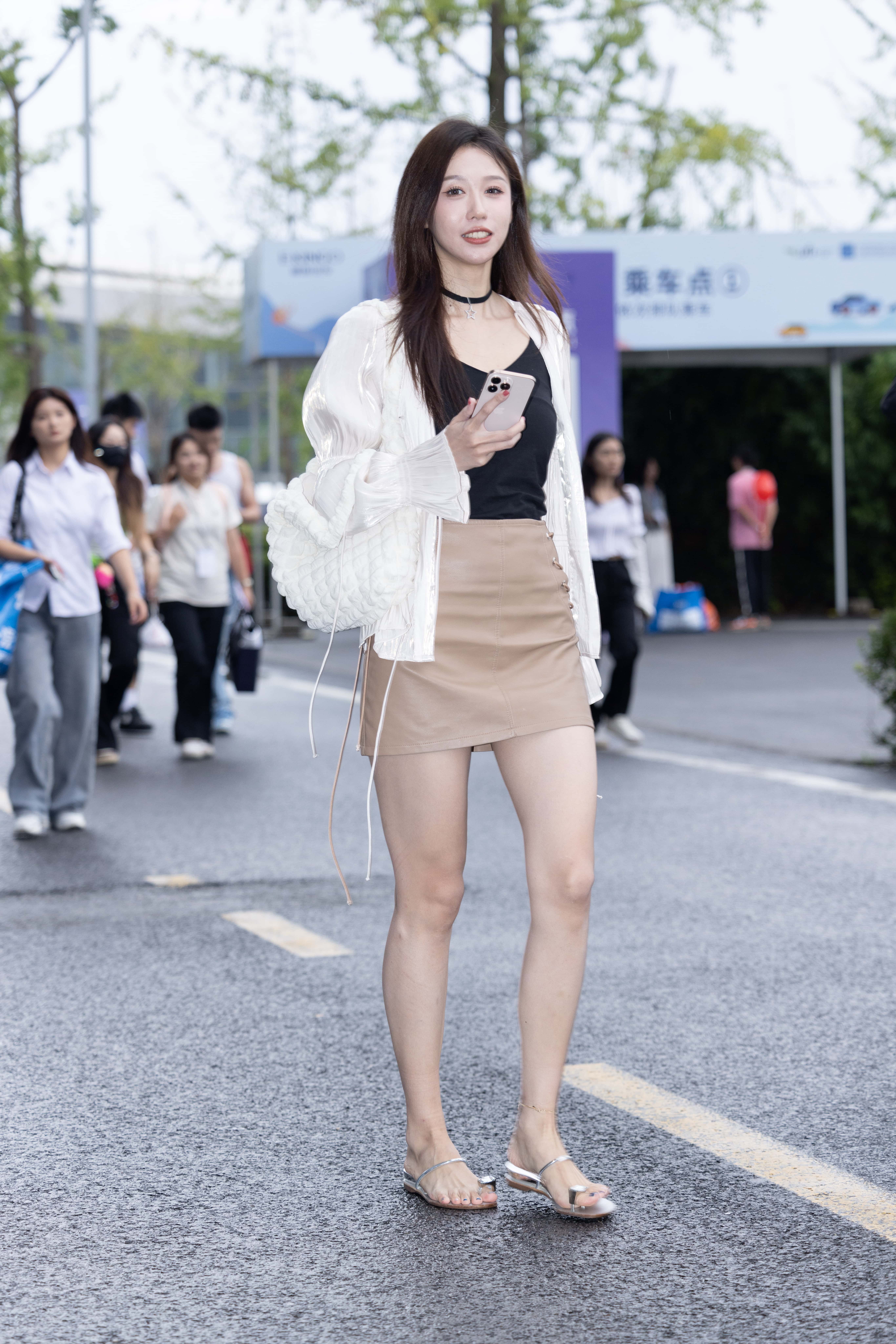 GS-K290 成都车展-178网红车模明明女神下班拍美腿 【67P 906M】