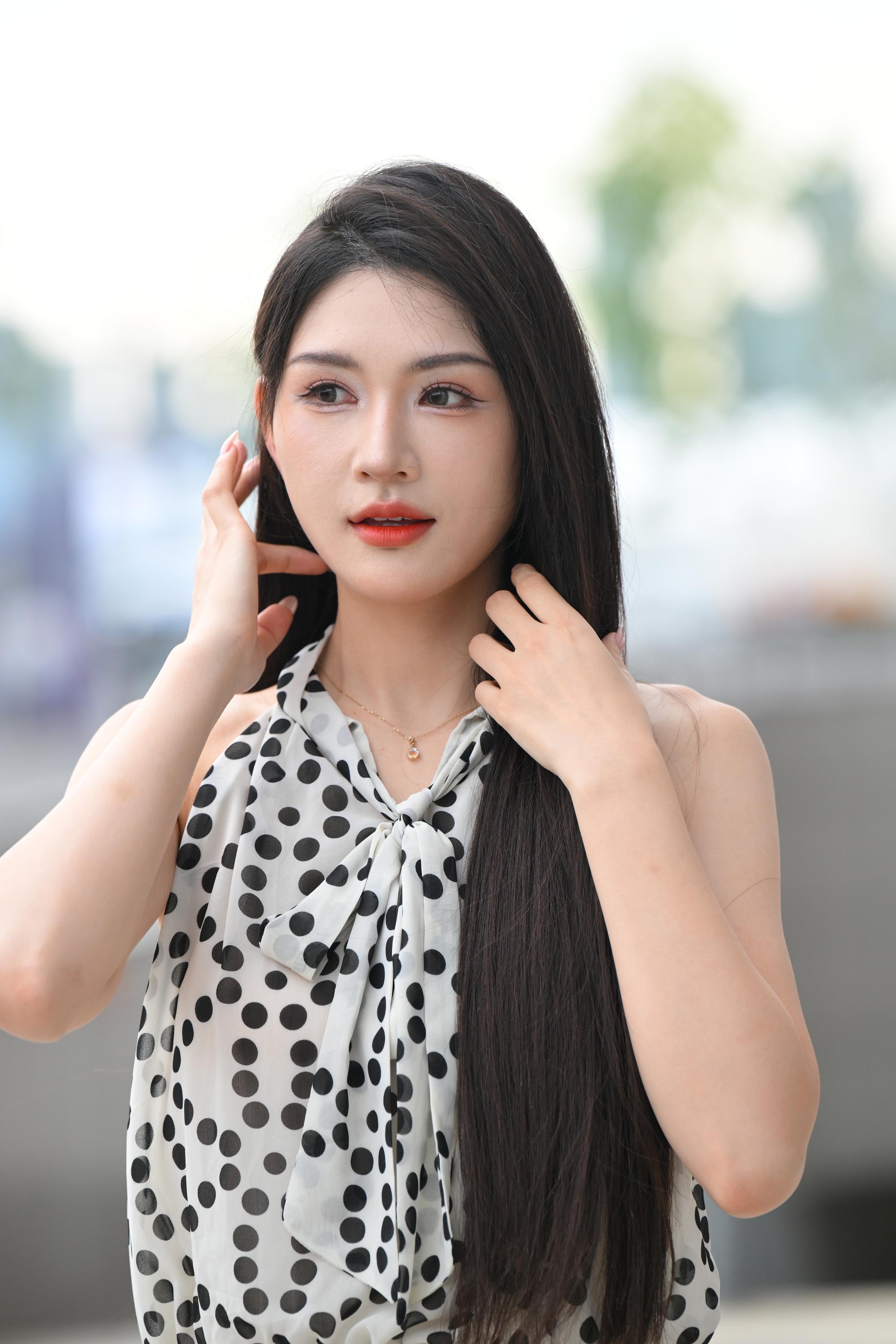 GS-K425 迷你小短裙美腿美足 【158P1V 6.53G】