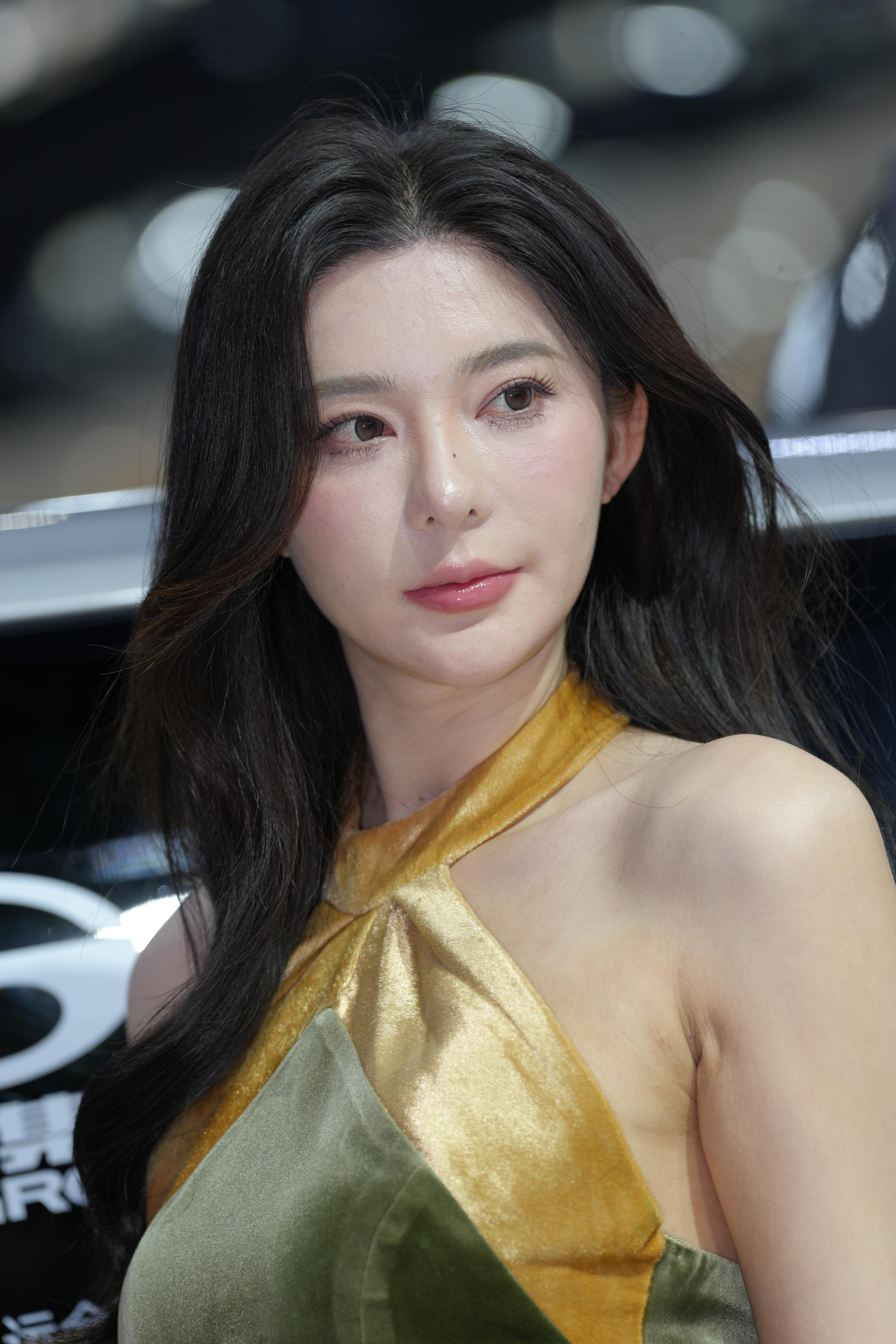 No.10638 绿色长裙 [61P-1.17GB]