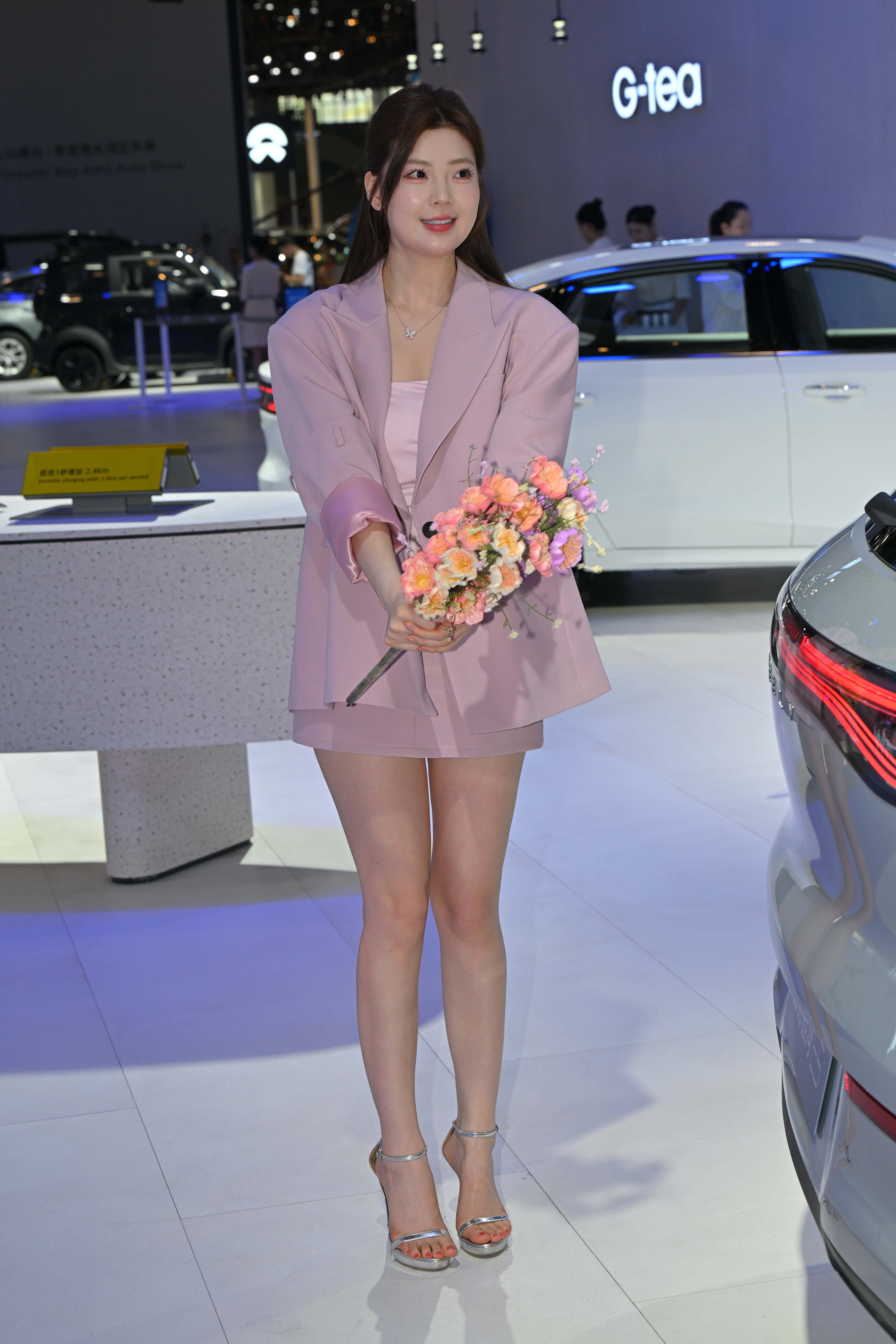 No.10631 绝色颜爆春晓 [216P-3.90GB]