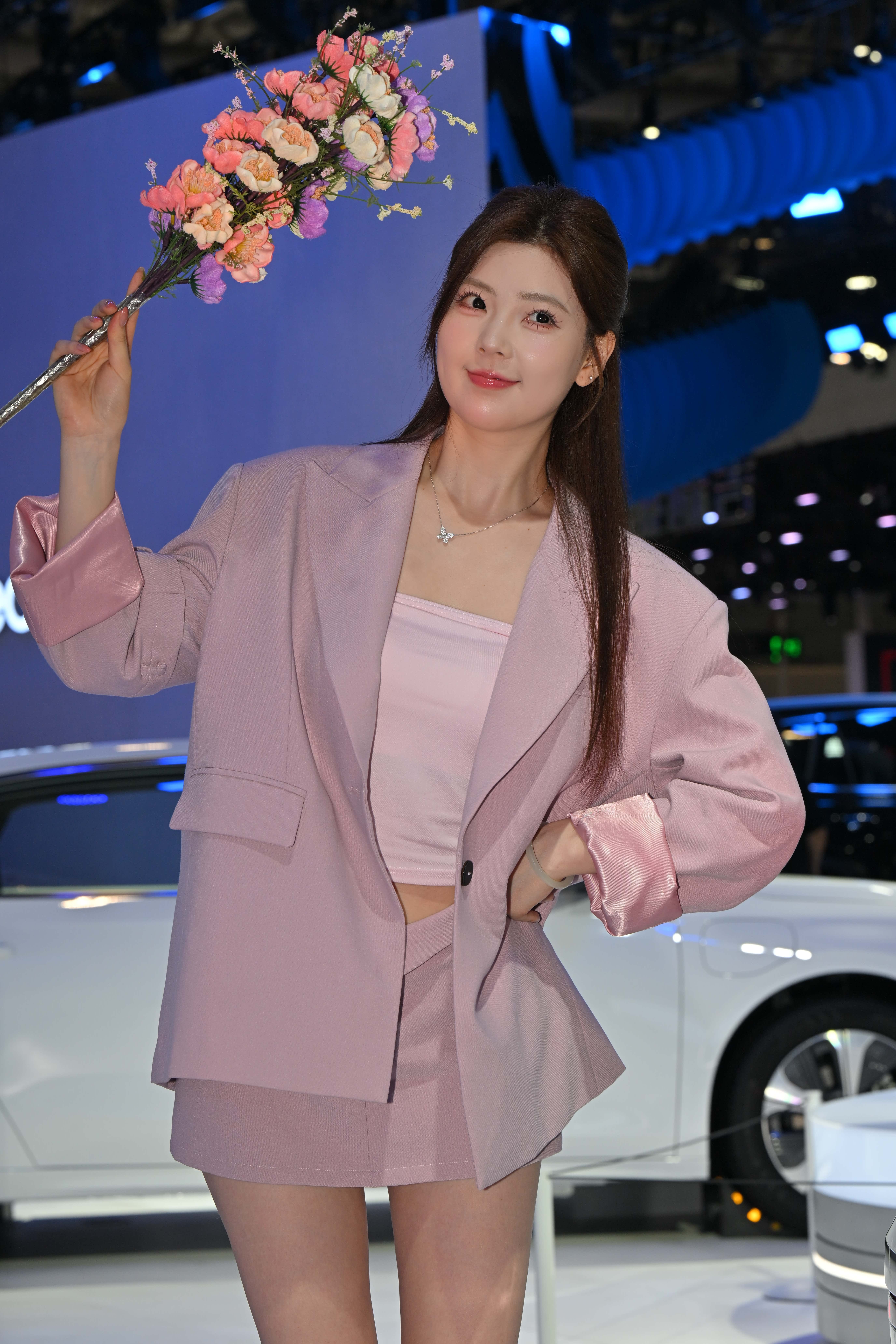 No.10631 绝色颜爆春晓 [216P-3.90GB]
