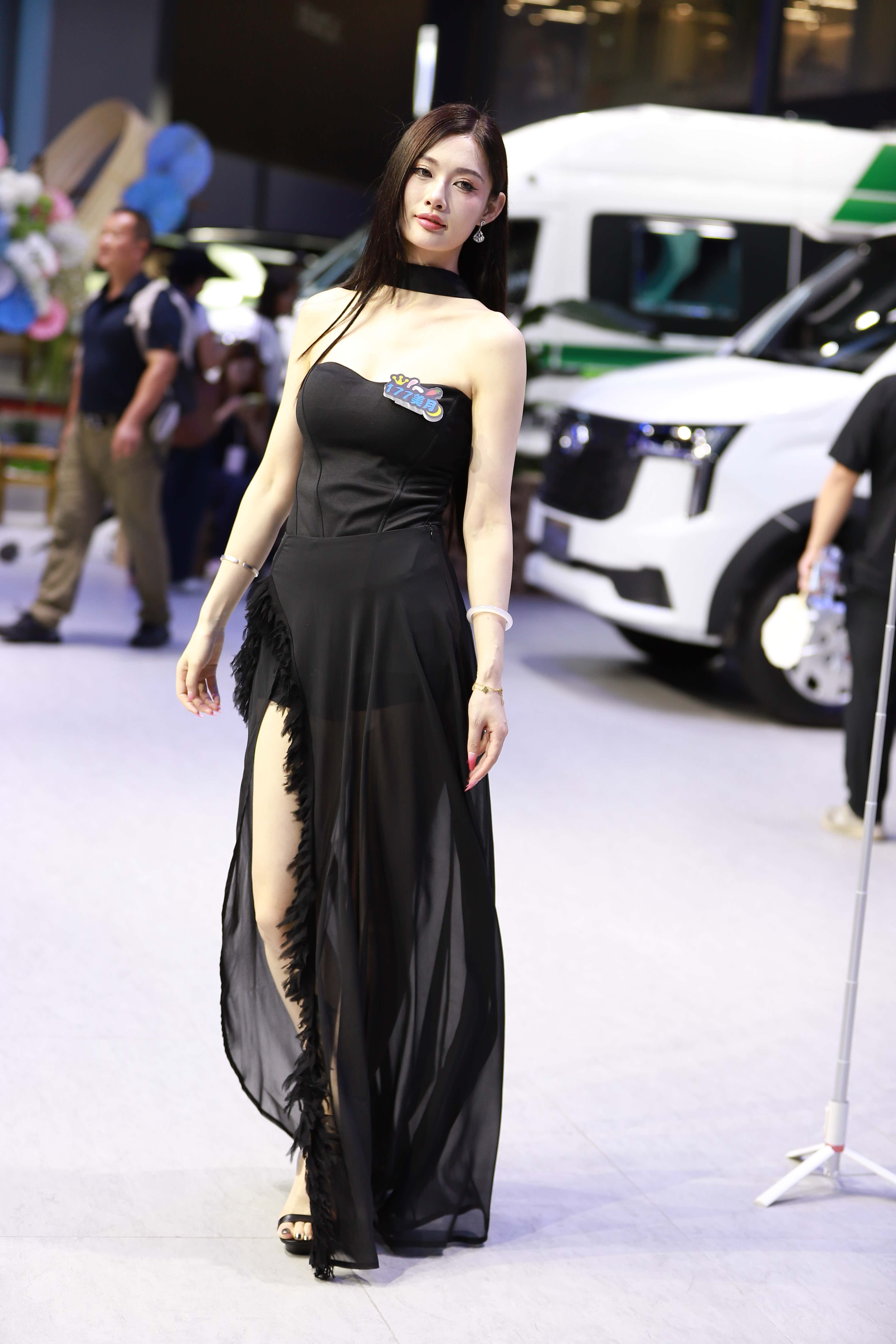 GS-K477 黑色开衩裙网红-177美月 【128P1V 2.2G】