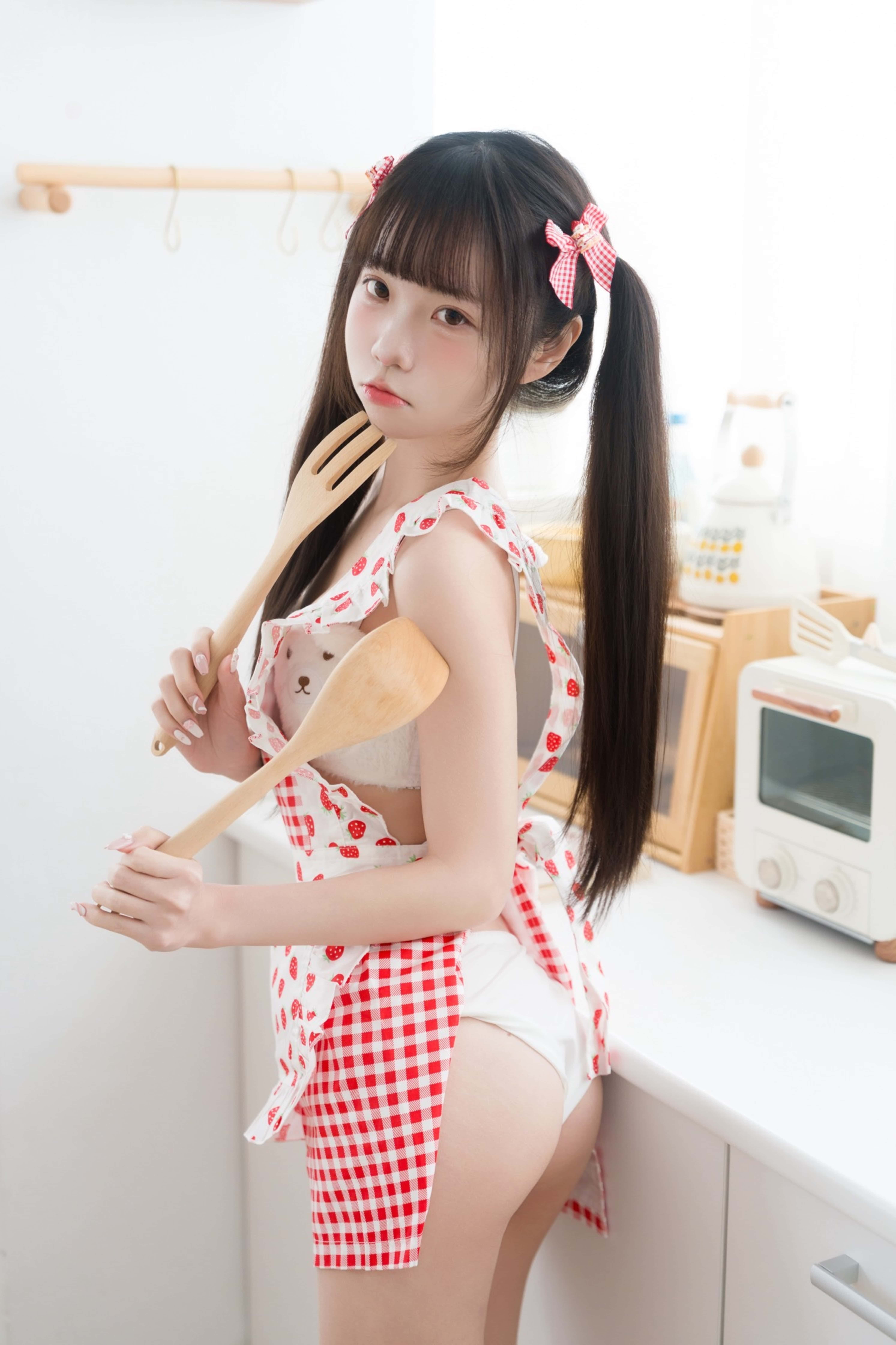 可可小白兔 - 生日限定 一起做蛋糕吗 [77P-624MB]