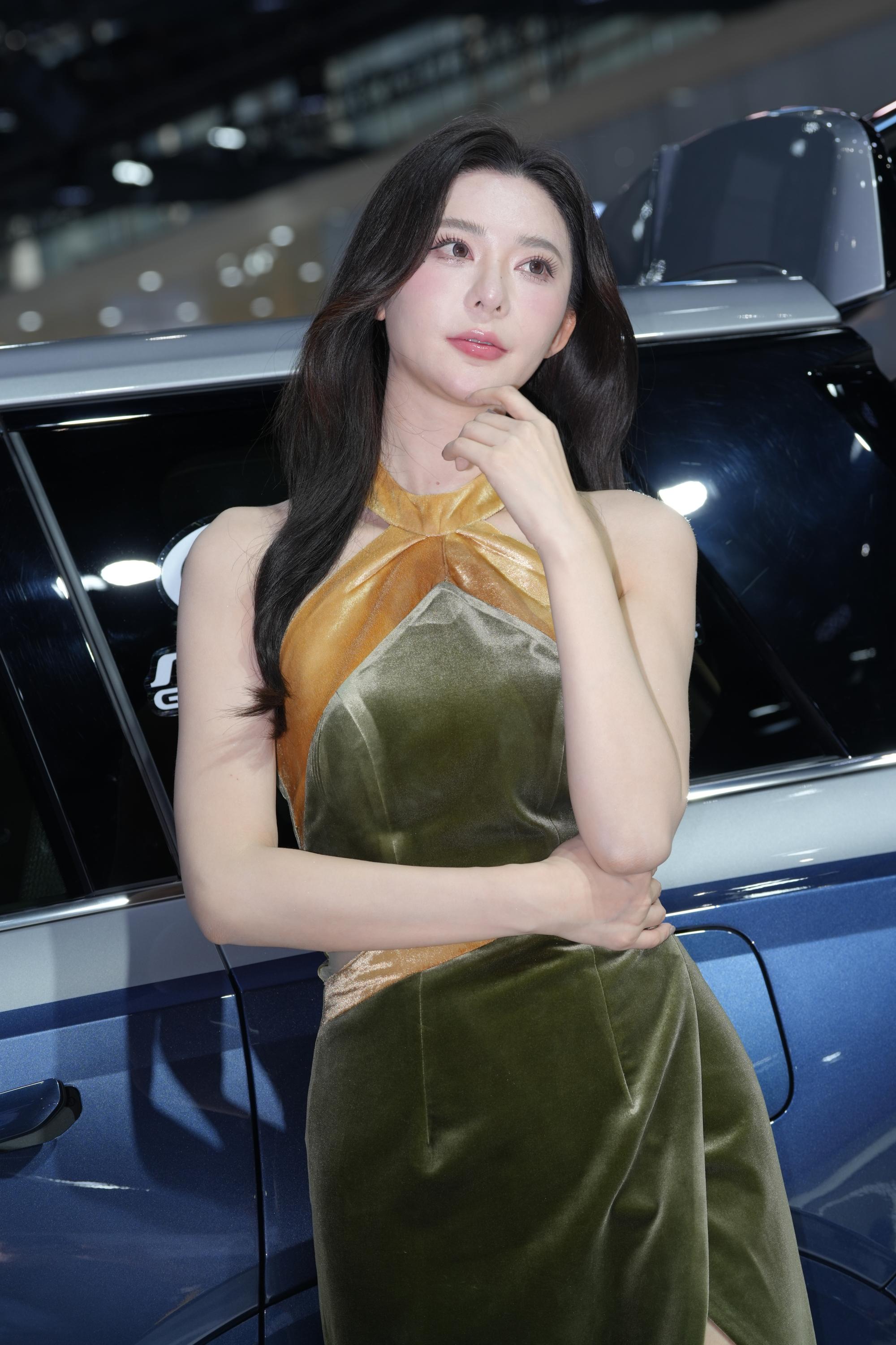 No.10638 绿色长裙 [61P-1.17GB]