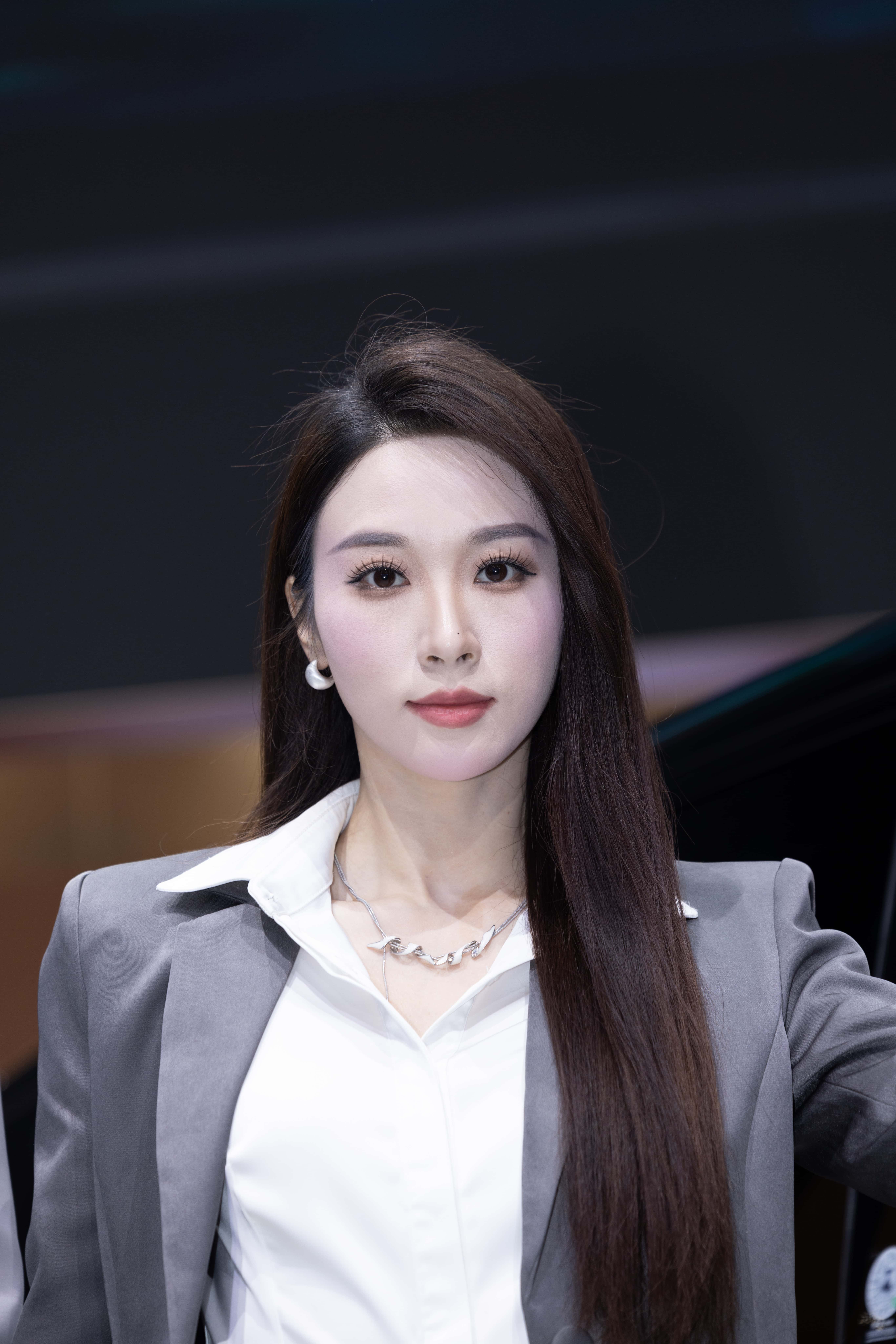 GS-K460 网红美腿车模凌云baby上海车展终极珍藏版 【292M 2.1G】