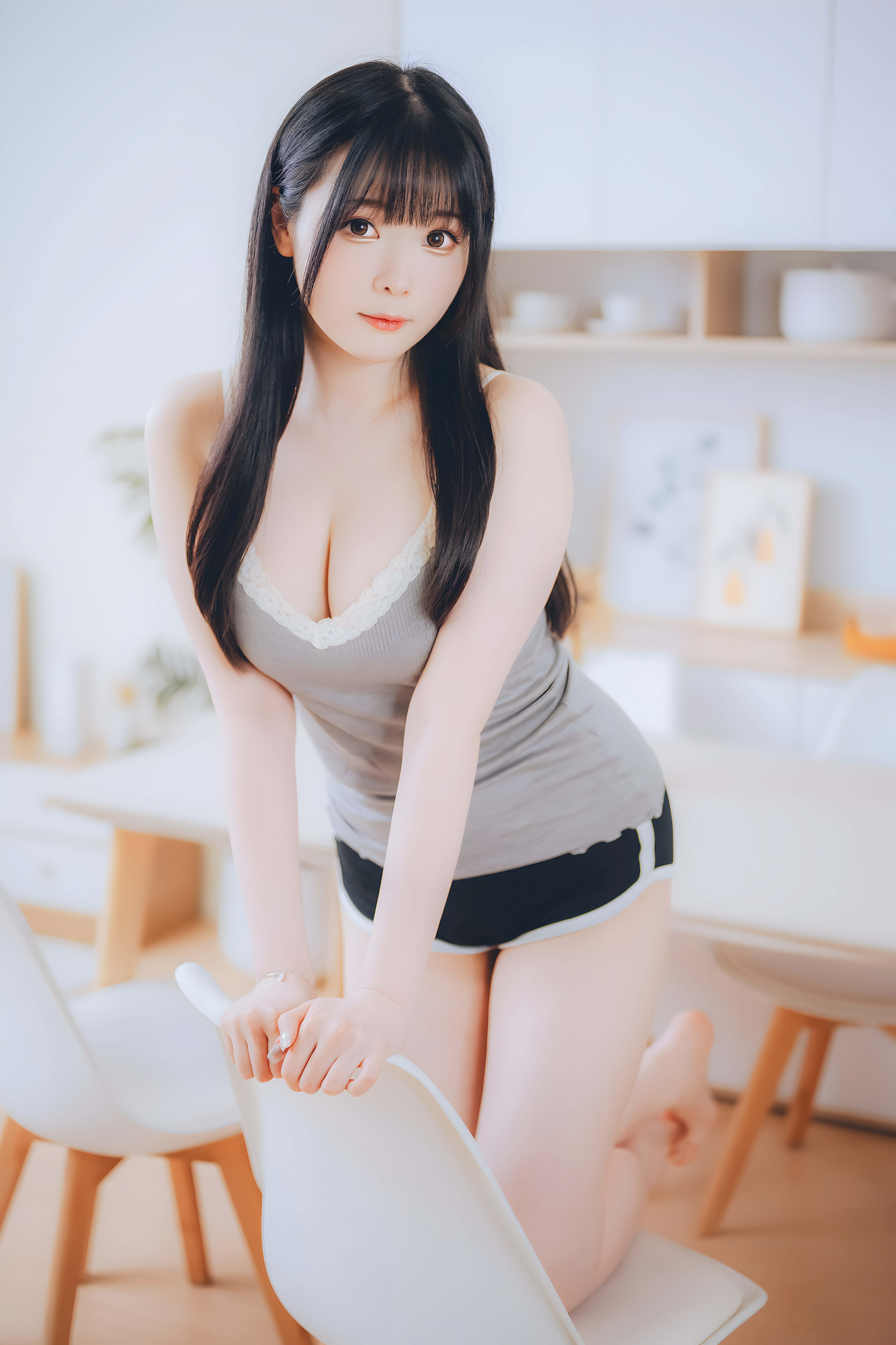 微博妹纸霜月shimo - 週末彼女 [100P-1.24GB]