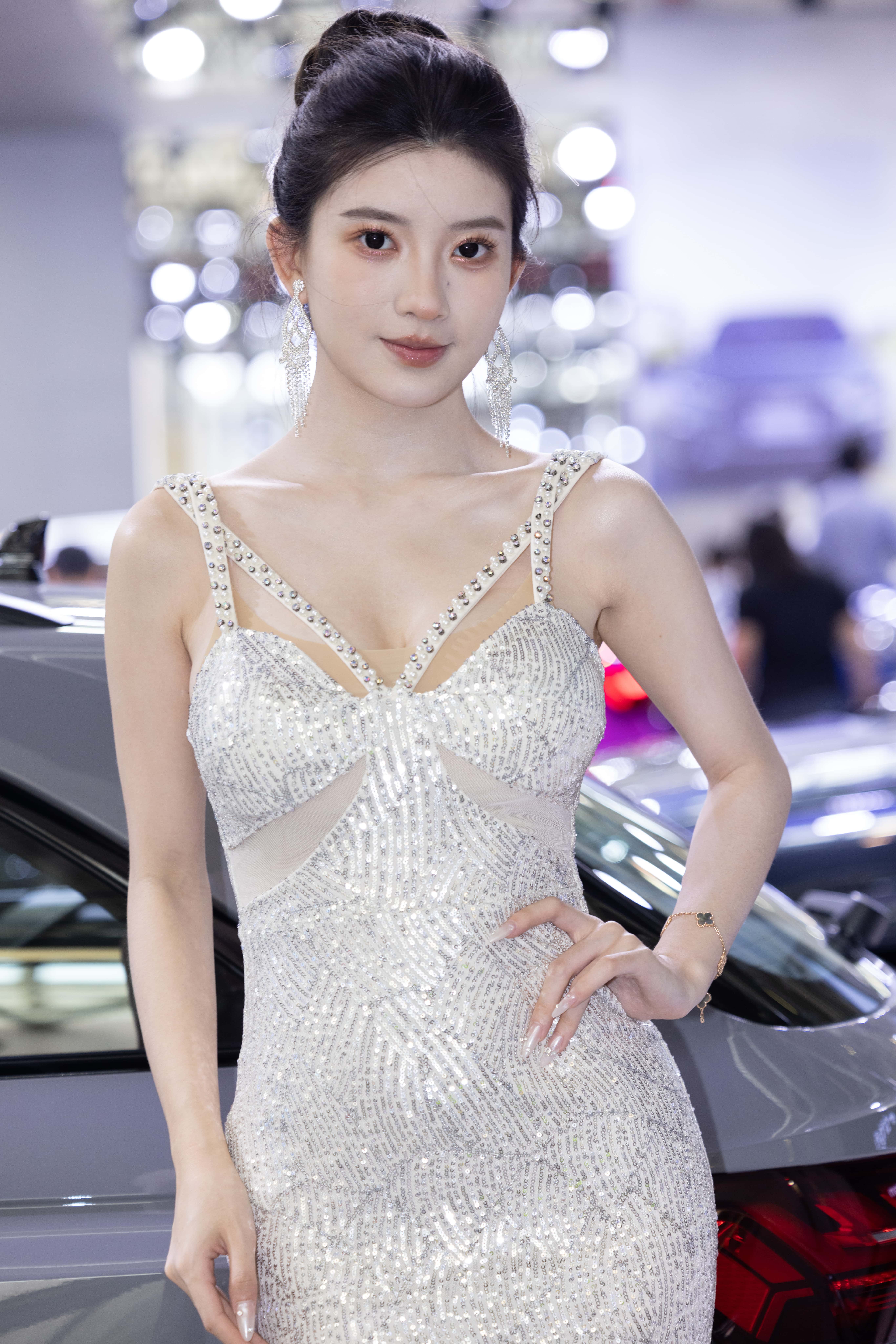 No.10699 苏州车展网红BB酱 [156P-1.51GB]