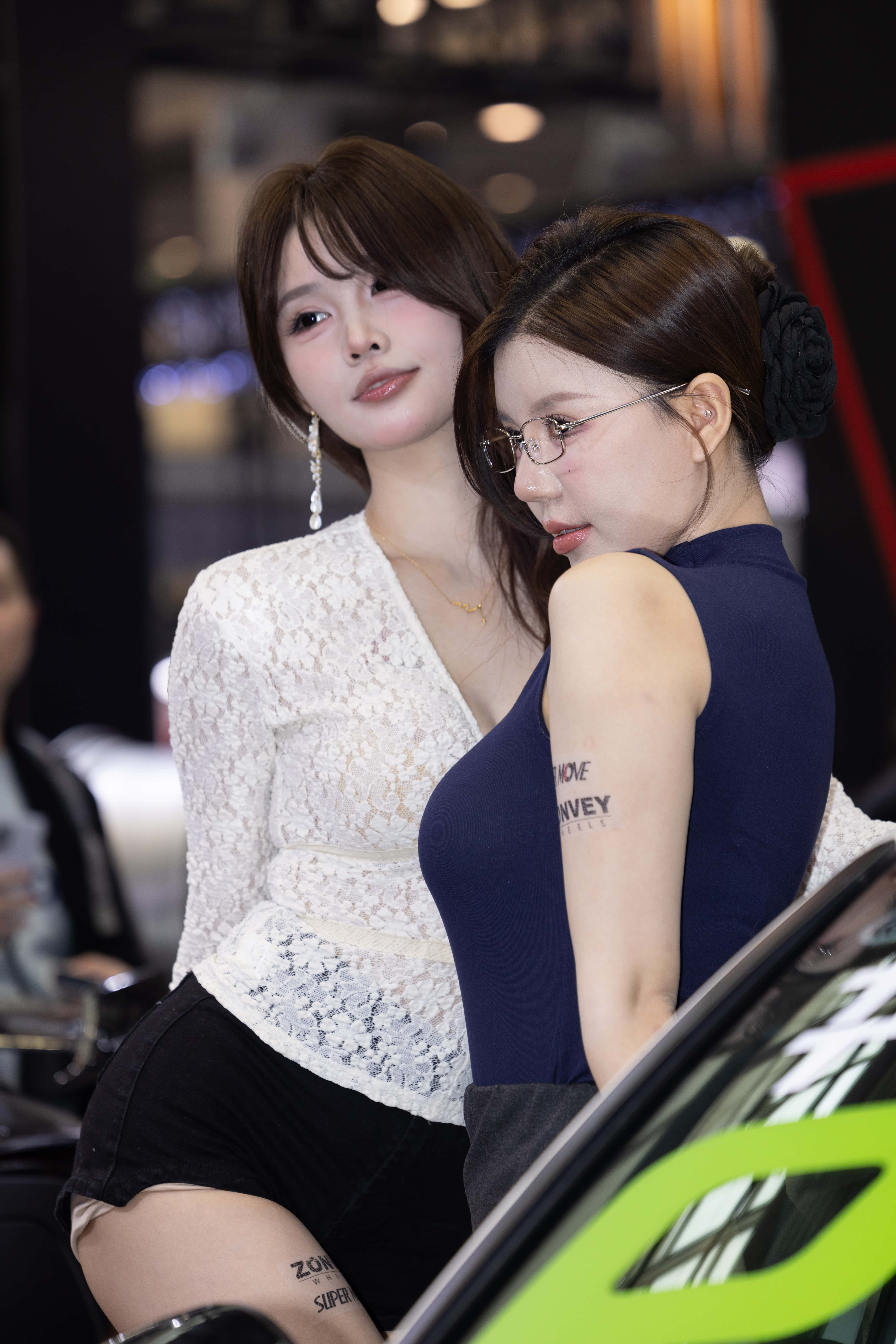 No.10678 网红车模小思佳和冰冰 [144P-1.81GB]