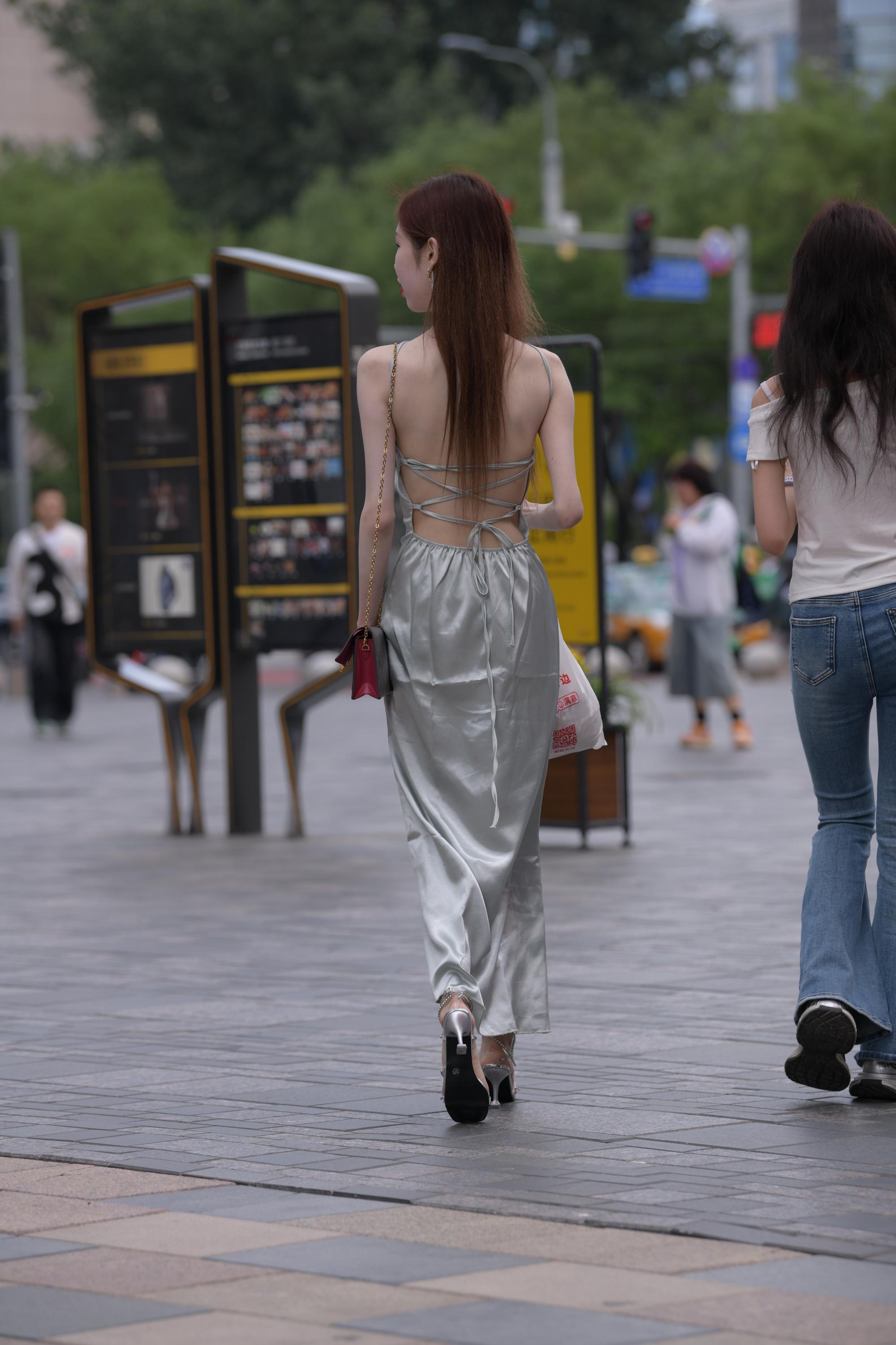 GS-T1230 长裙超白女孩 【73P 1.68G】