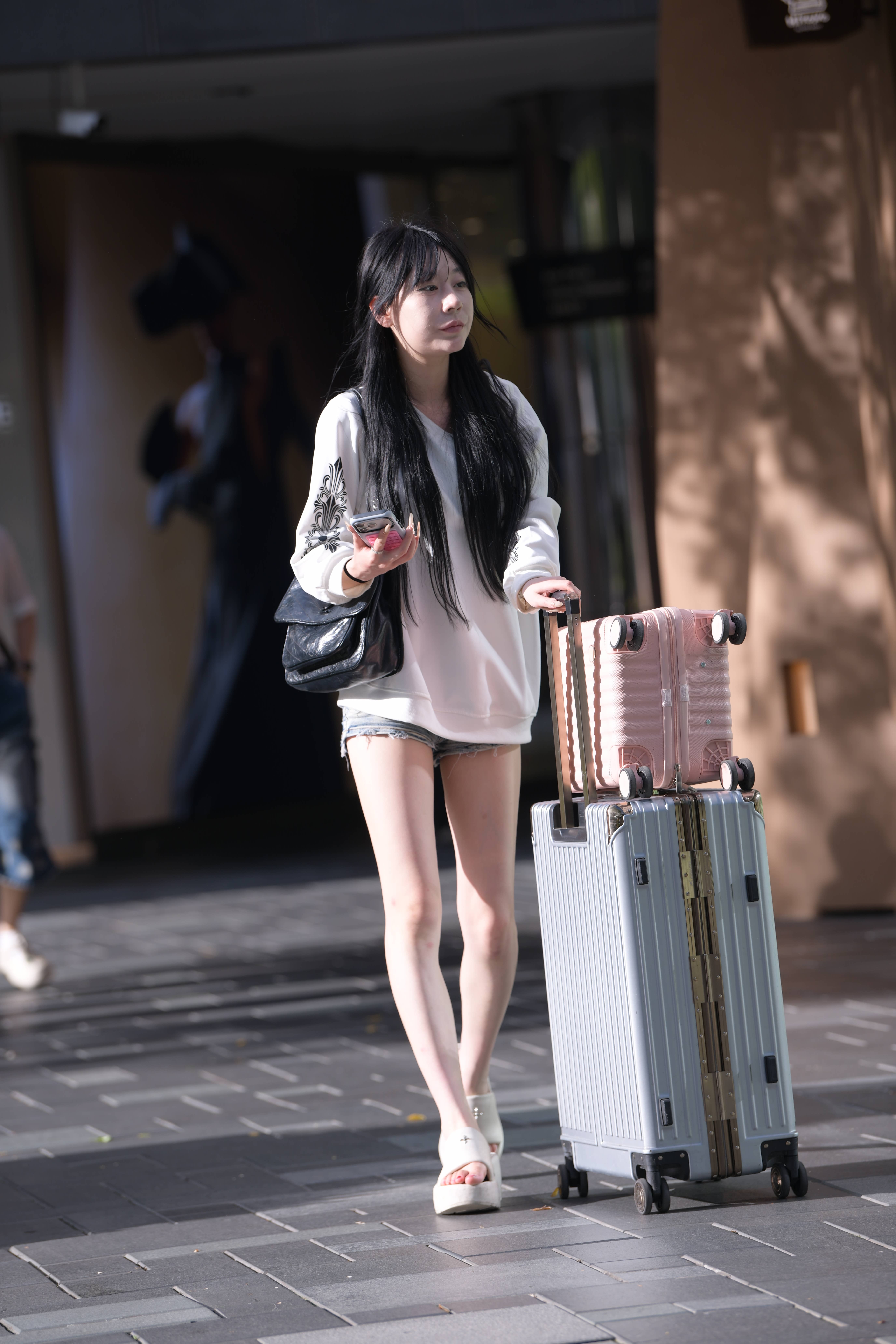 GS-X1303 行色匆匆的小美女 【146P 2.86G】