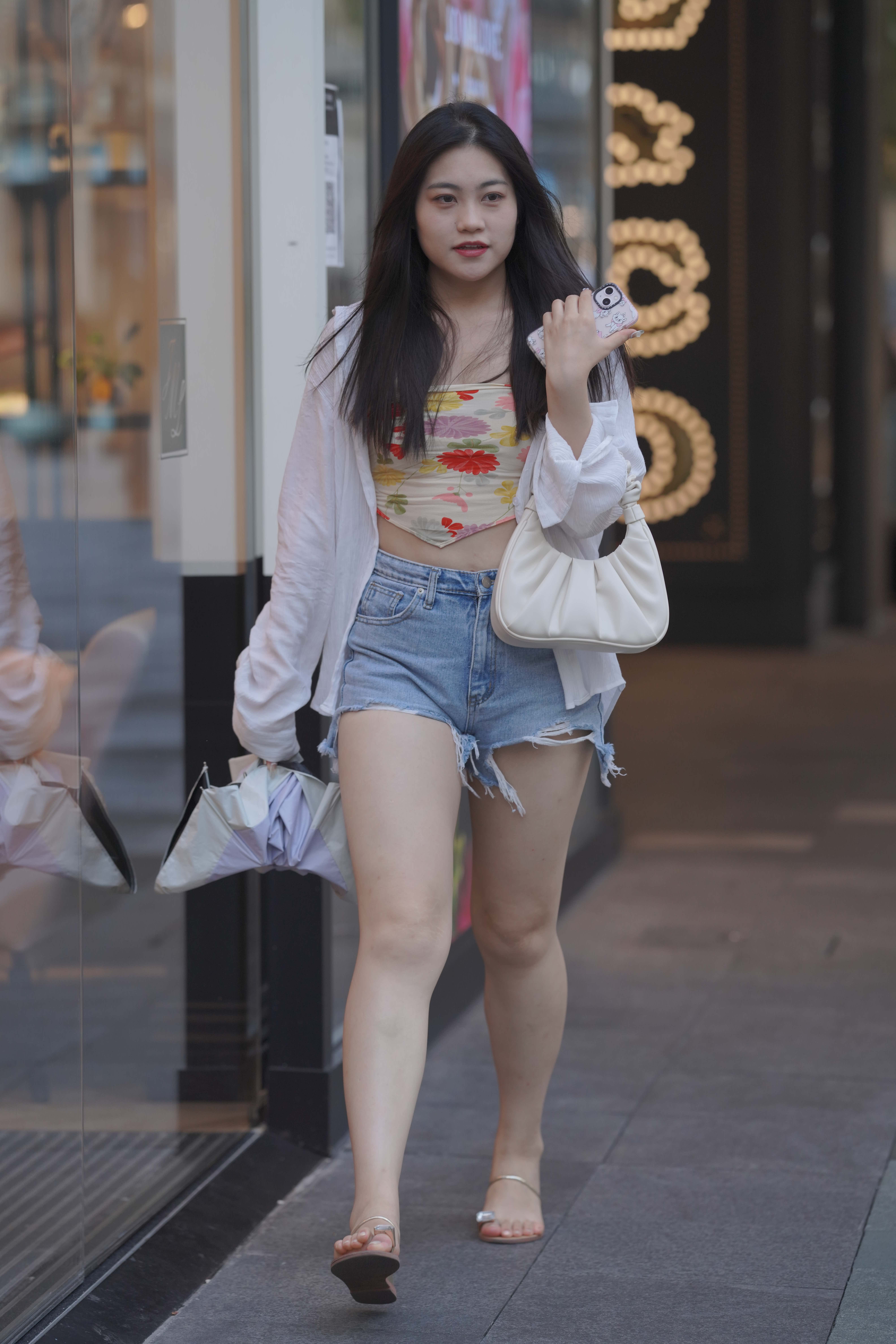 GS-T1260. 牛仔热裤小姐姐 【65P 762M】
