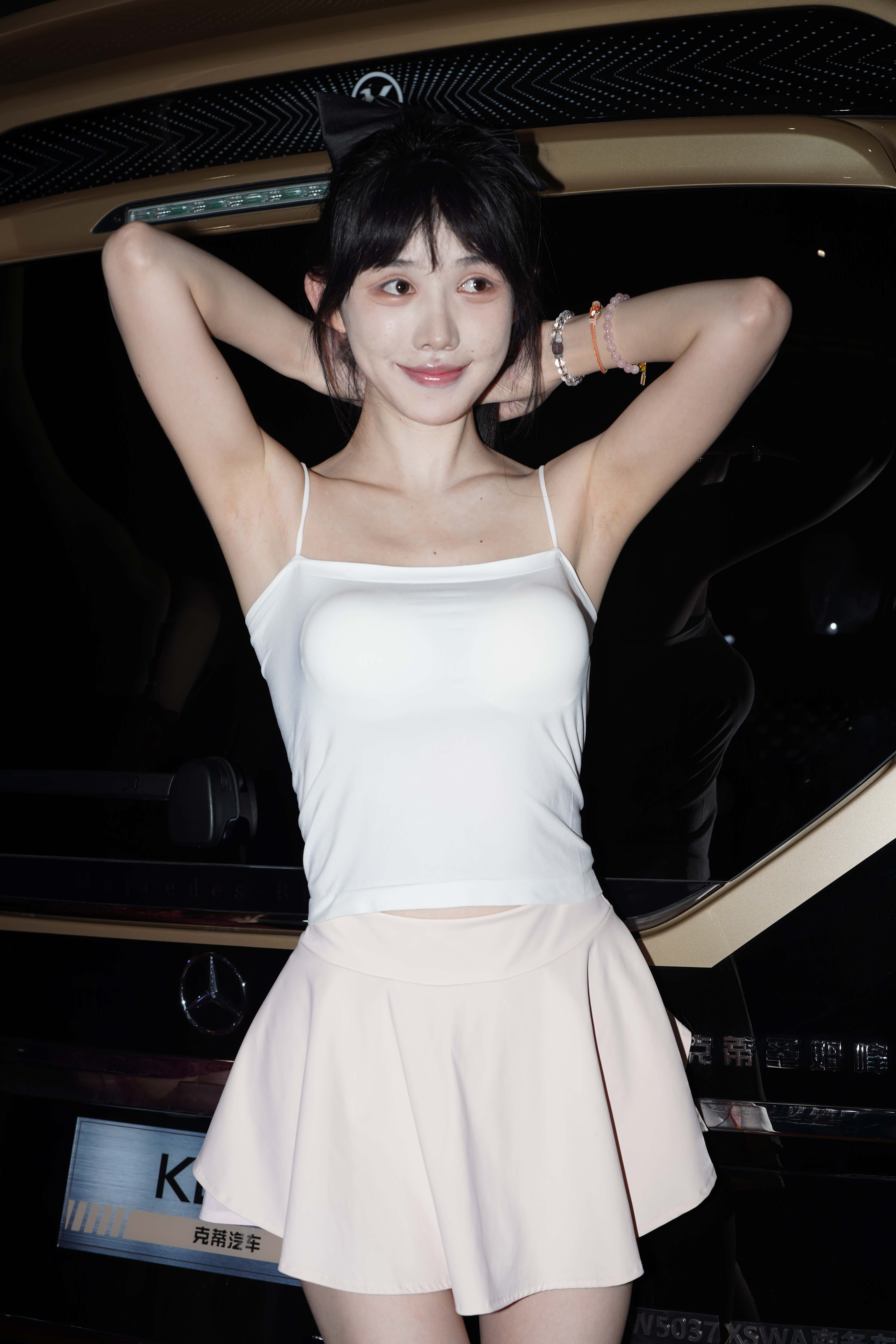 No.10858 网红车模李依恩 [68P-1.91GB]