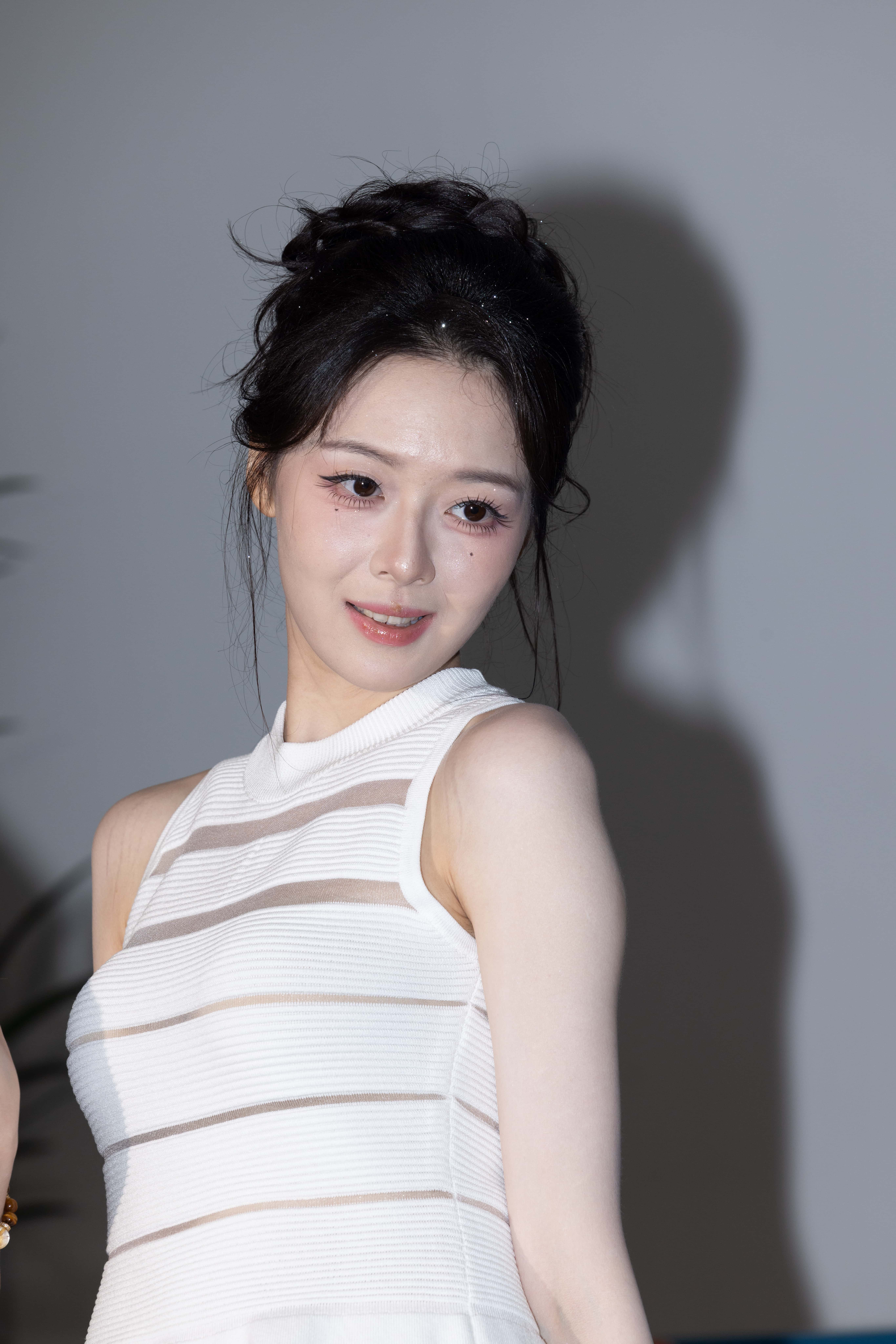 No.10949 175网红兔小萌 [72P-996MB]