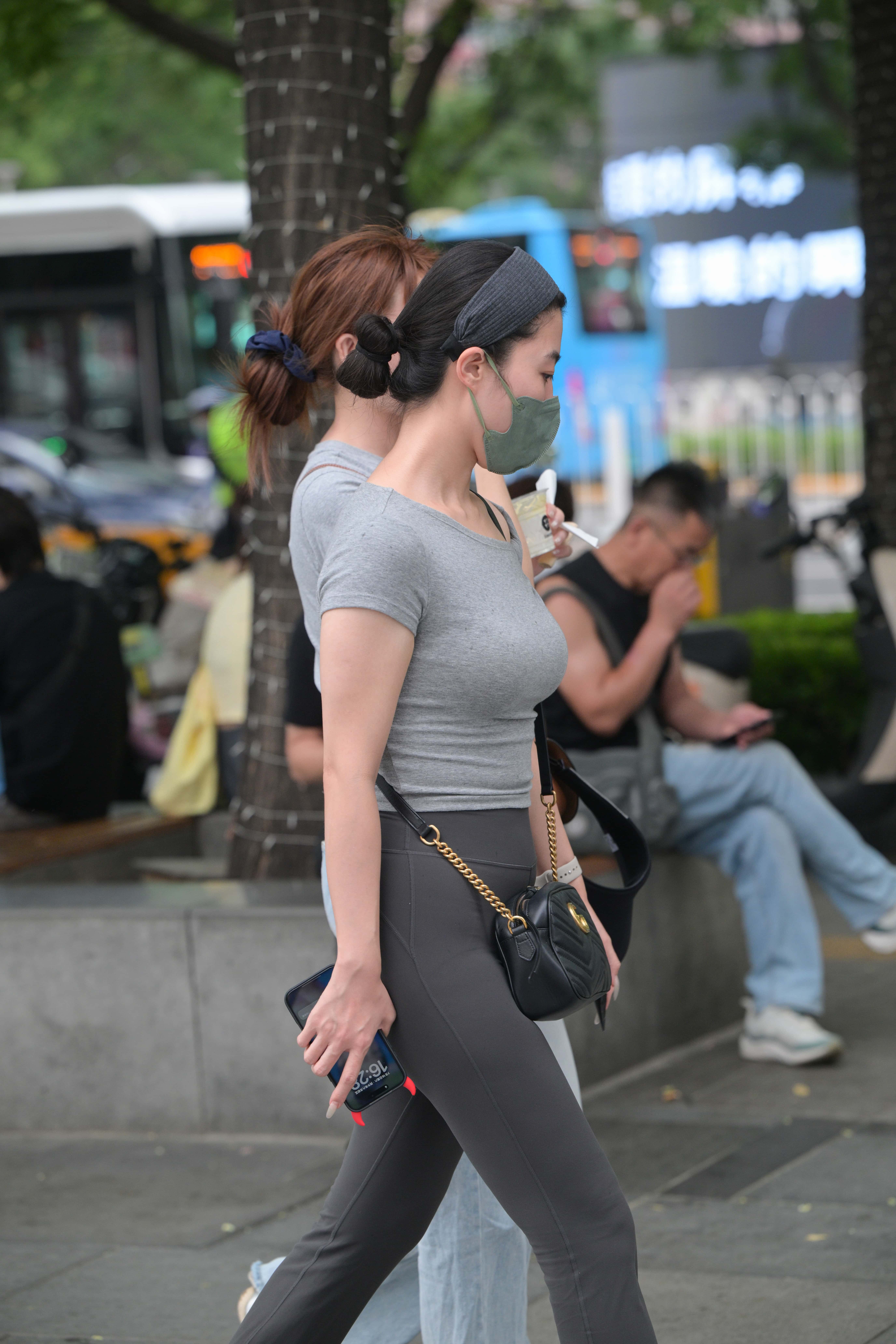GS-T1273. 丰满紧身小妹 【101P  2.68G】