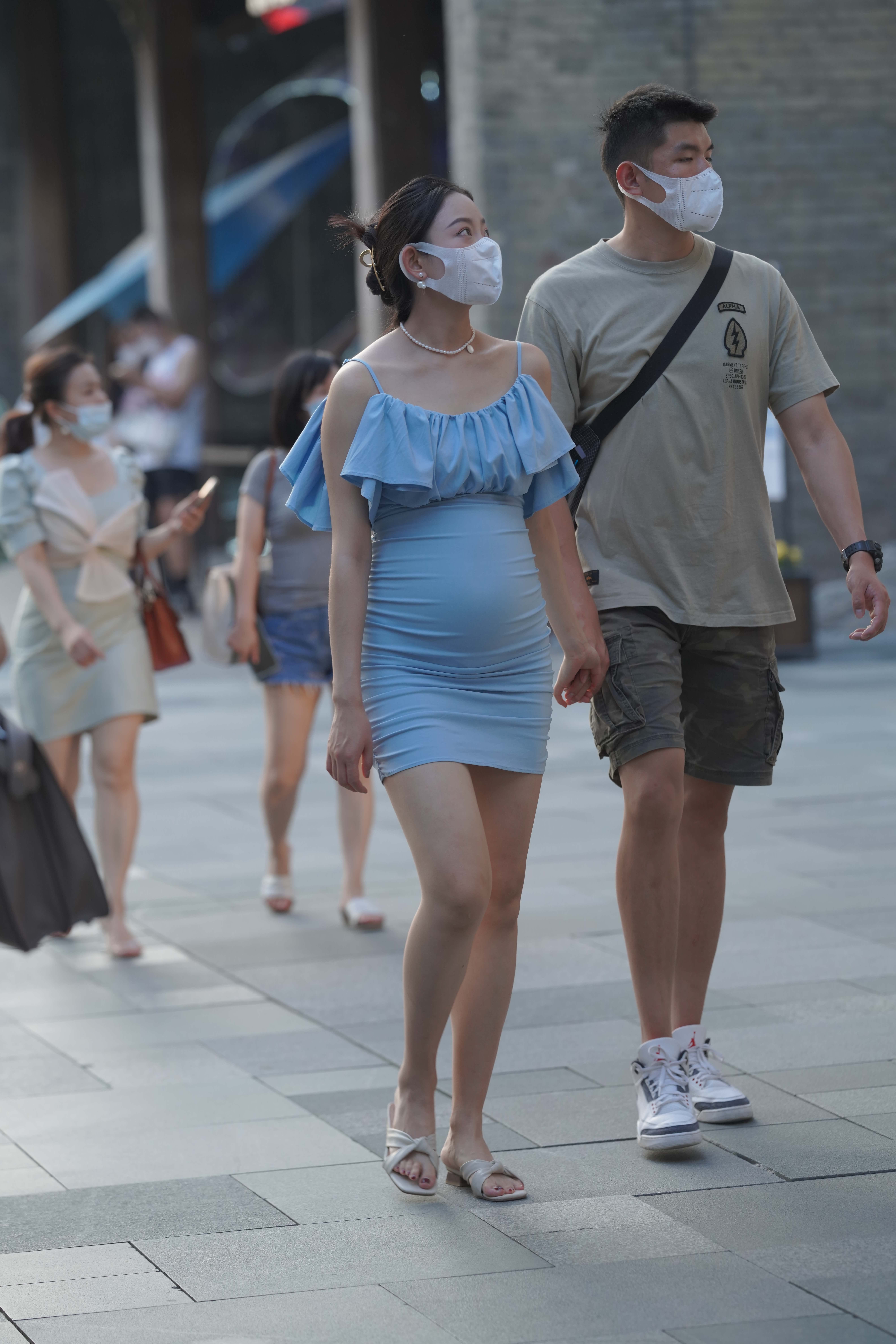 GS-T1271. 逛街的蓝色裙准妈妈 【106P  1.16G】
