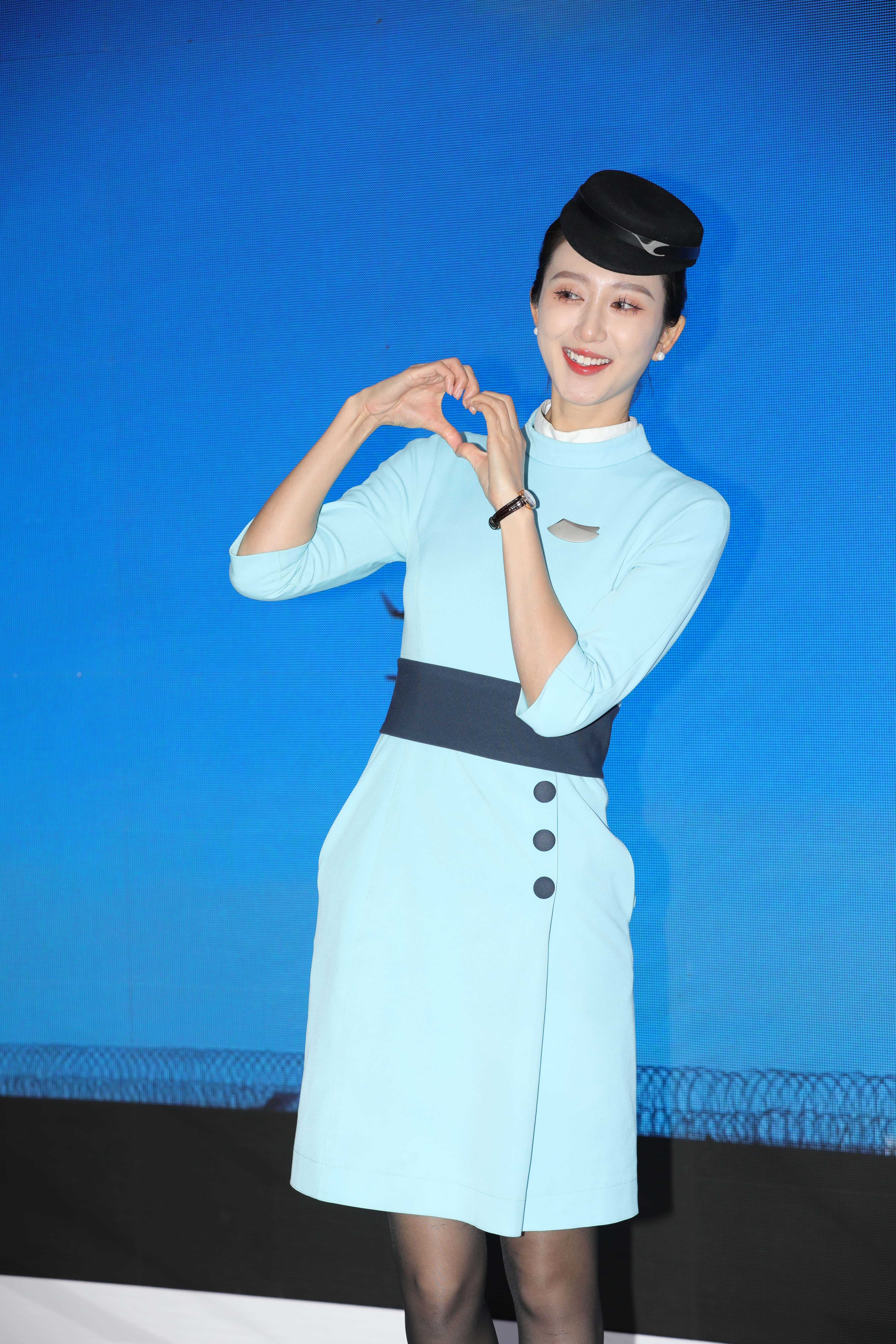 No.10863 气质迷人空乘 [207P-2.16GB]