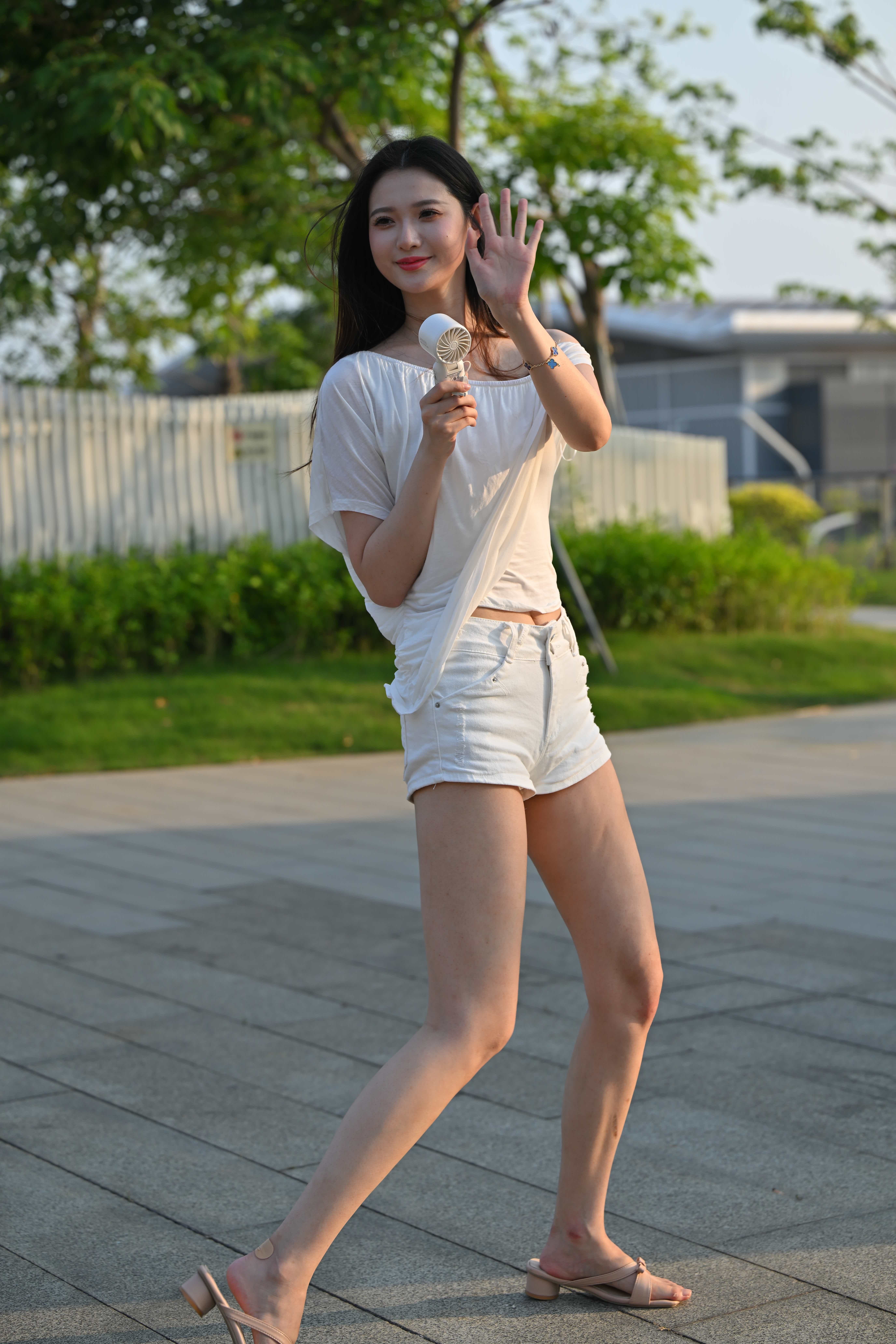 GS-X1258 热裤大长腿苗条美女 玉米徐 【93P 1.88G】