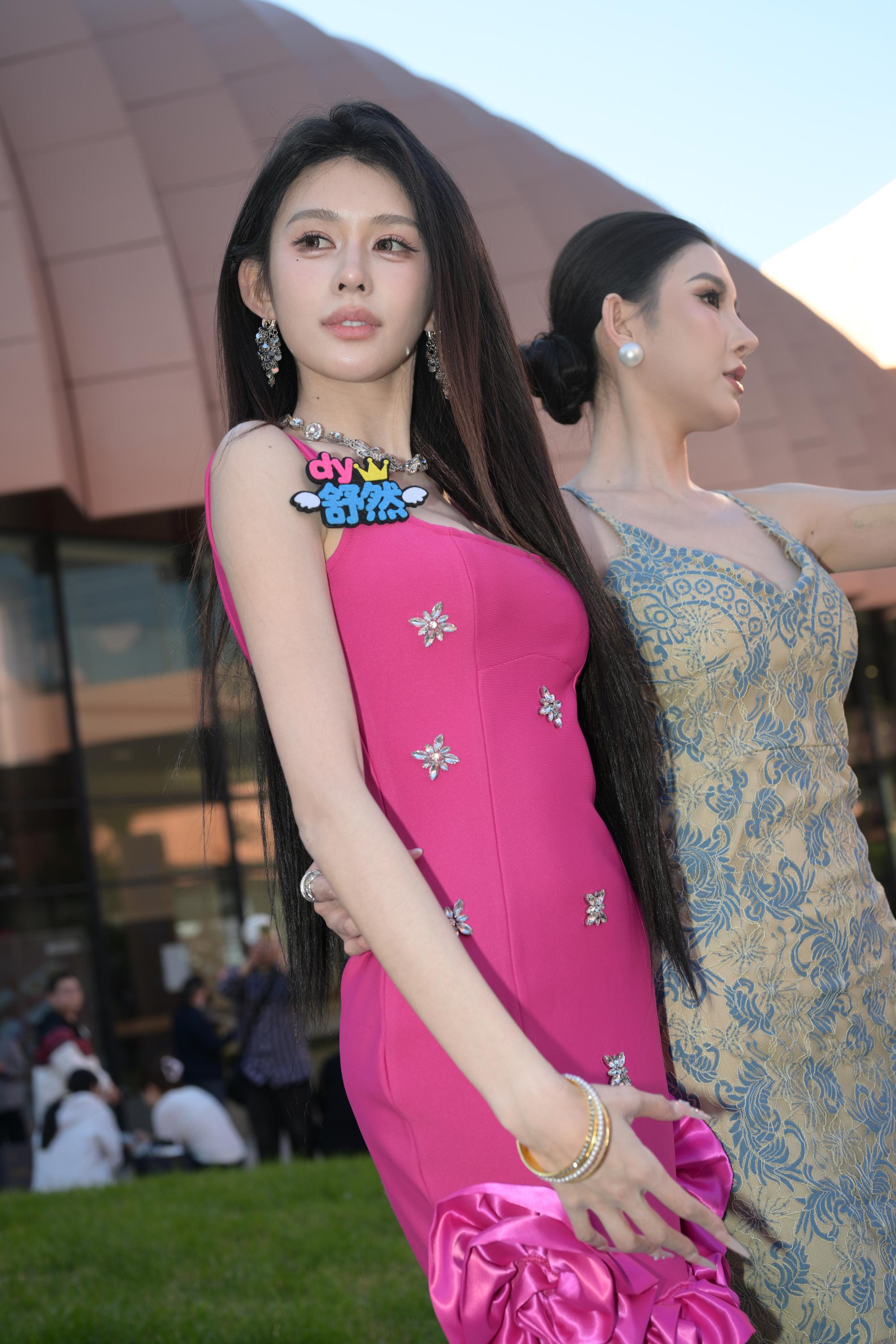 No.10897 粉裙肉丝舒然 [169P-3.56GB]