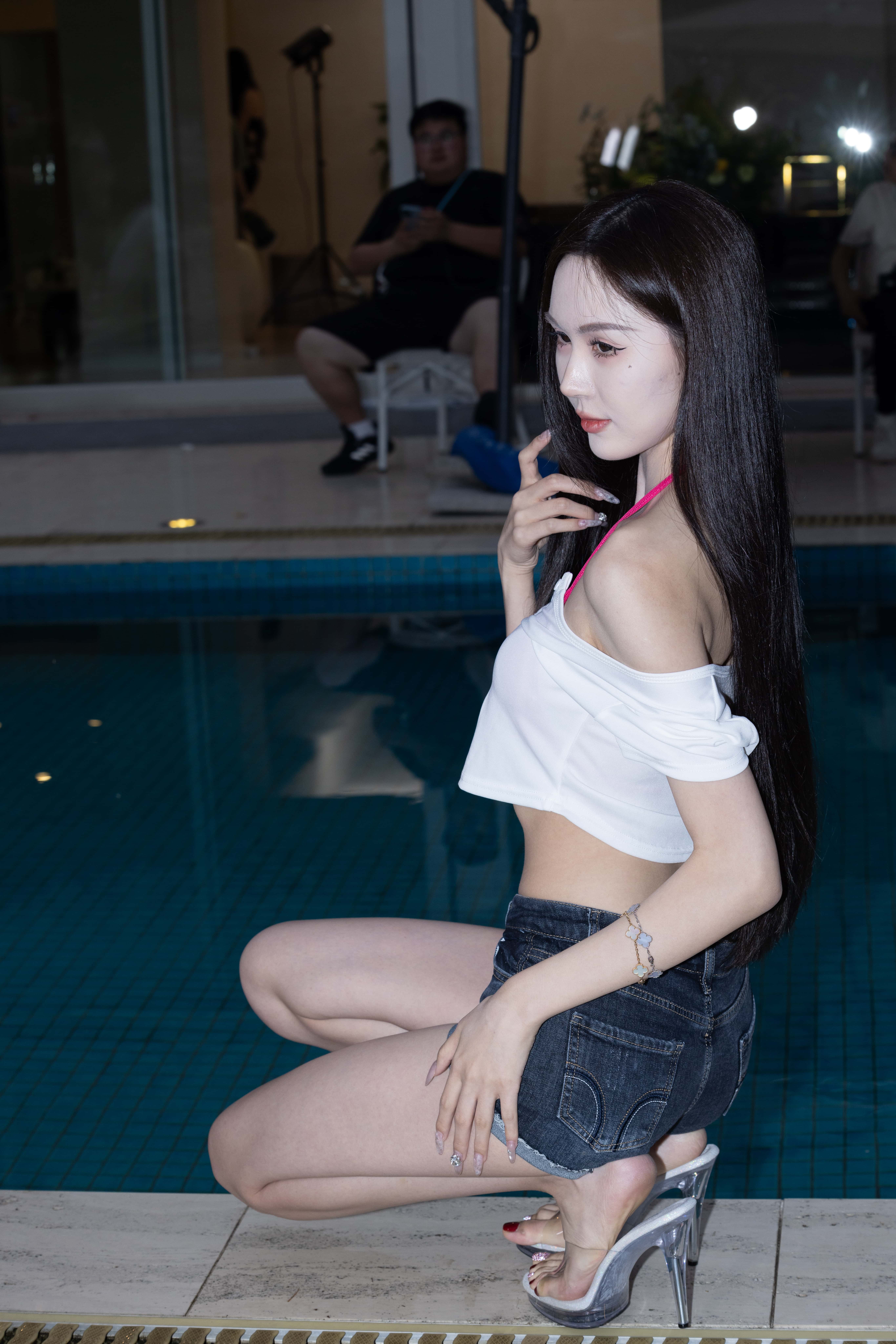 GS-X1227 生日派对-弯弯弯第二套衣服光脚丫 【247P 5.21G】