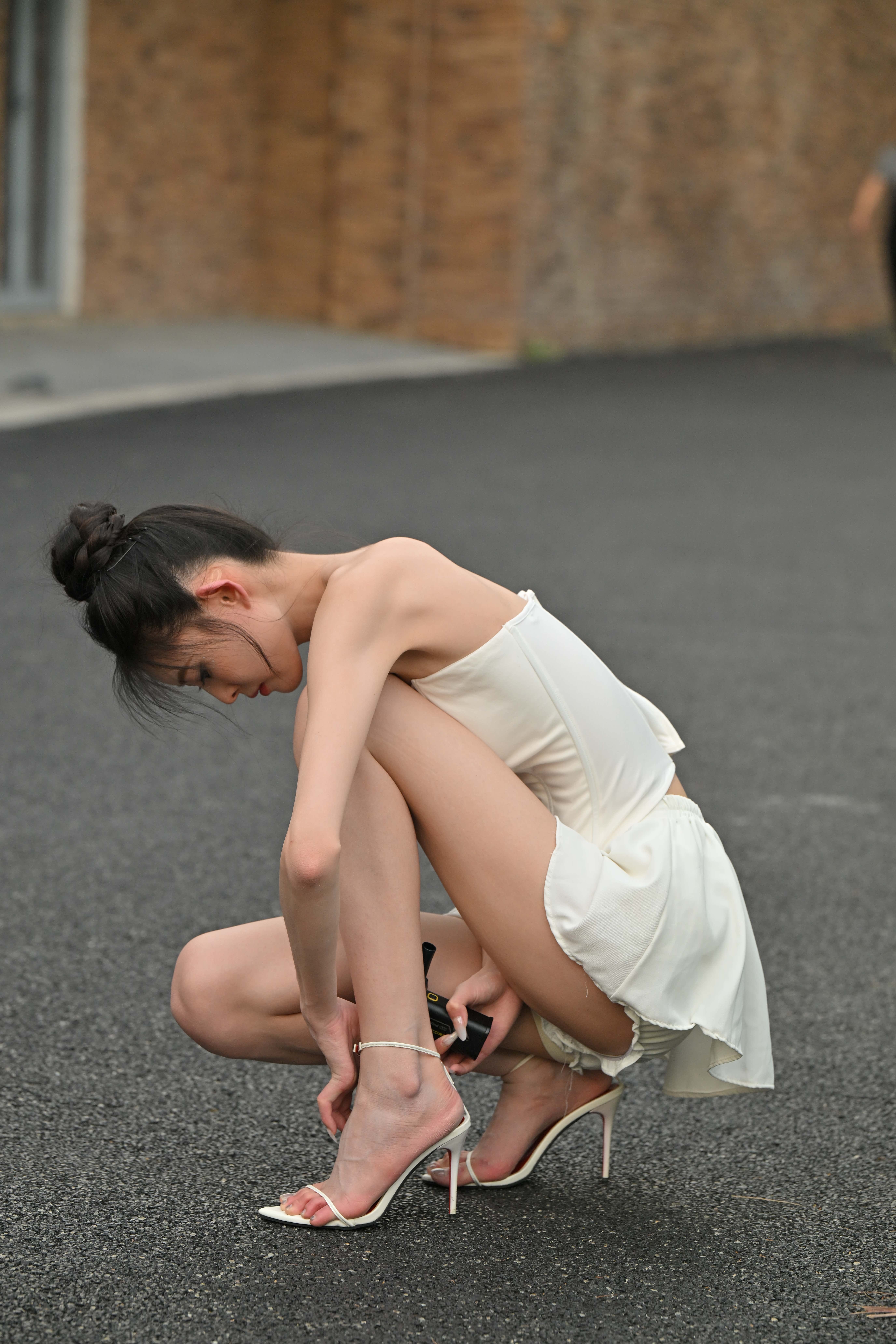 GS-X1337 骨感苗条大长腿凉高 婷婷 【178P 4.16G】