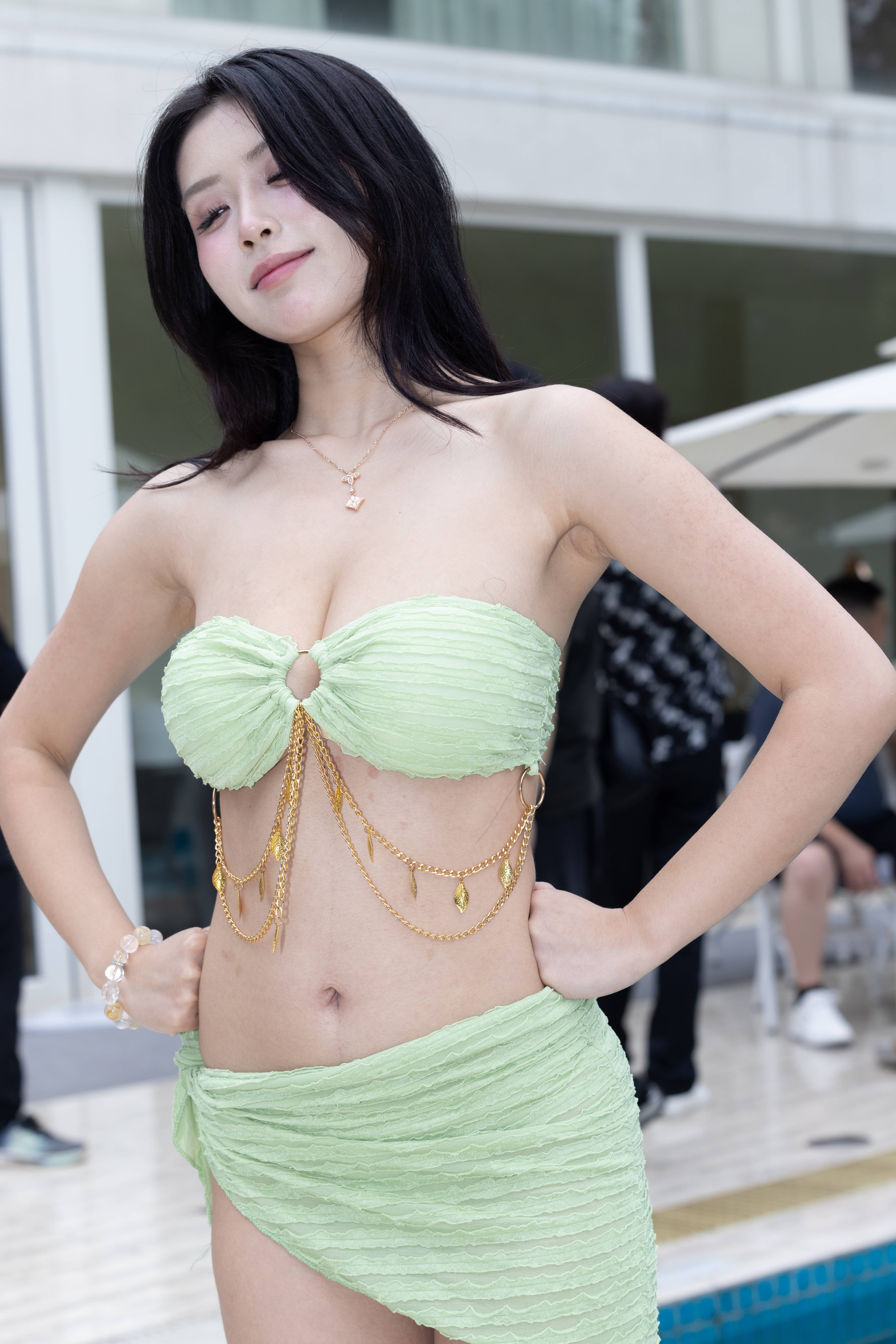 No.10994 网红KK不吃鱼泳装 [341P-6.80GB]