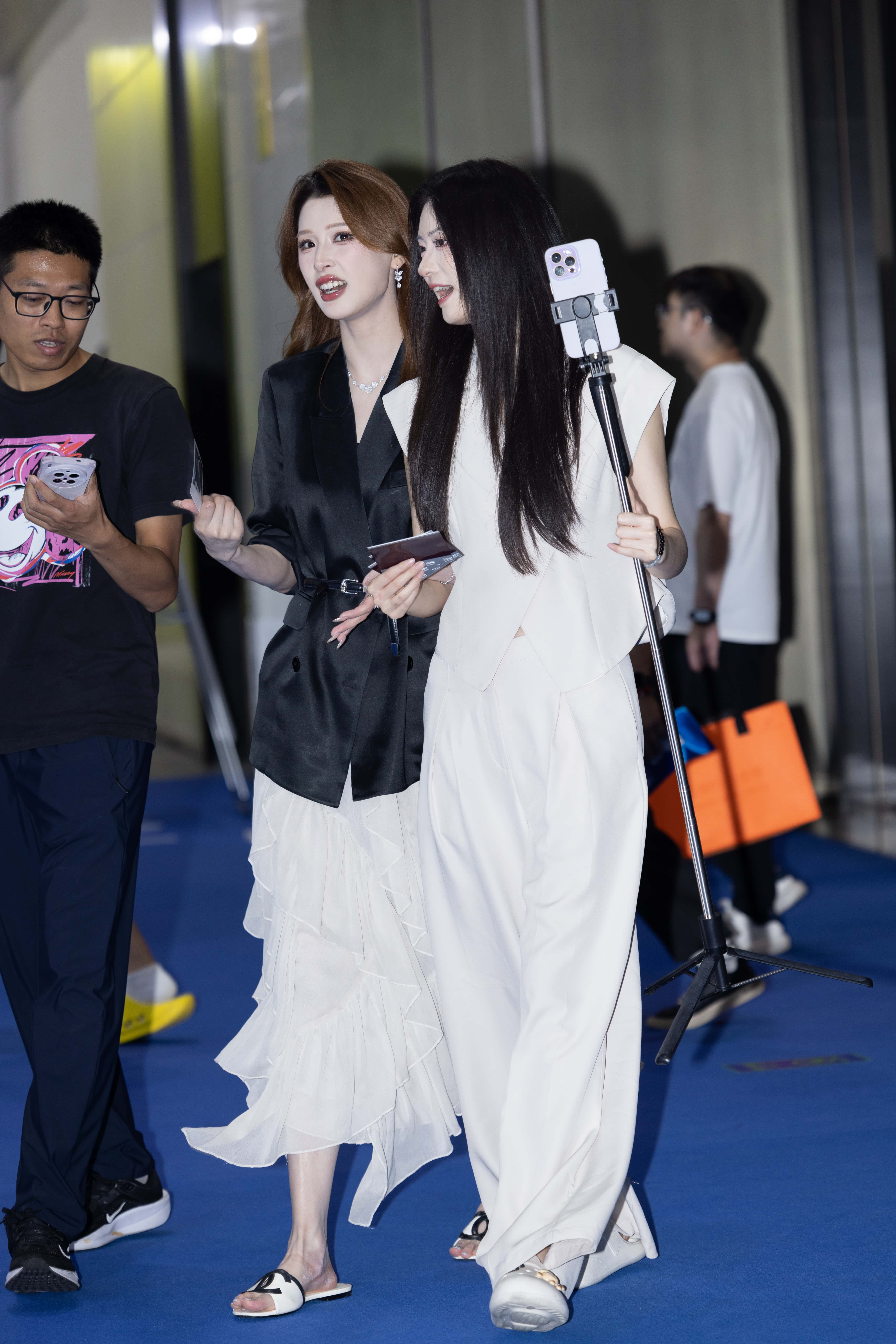 No.10963 美嘟feat.周周酱拖鞋玉足 [123P-1.53GB]