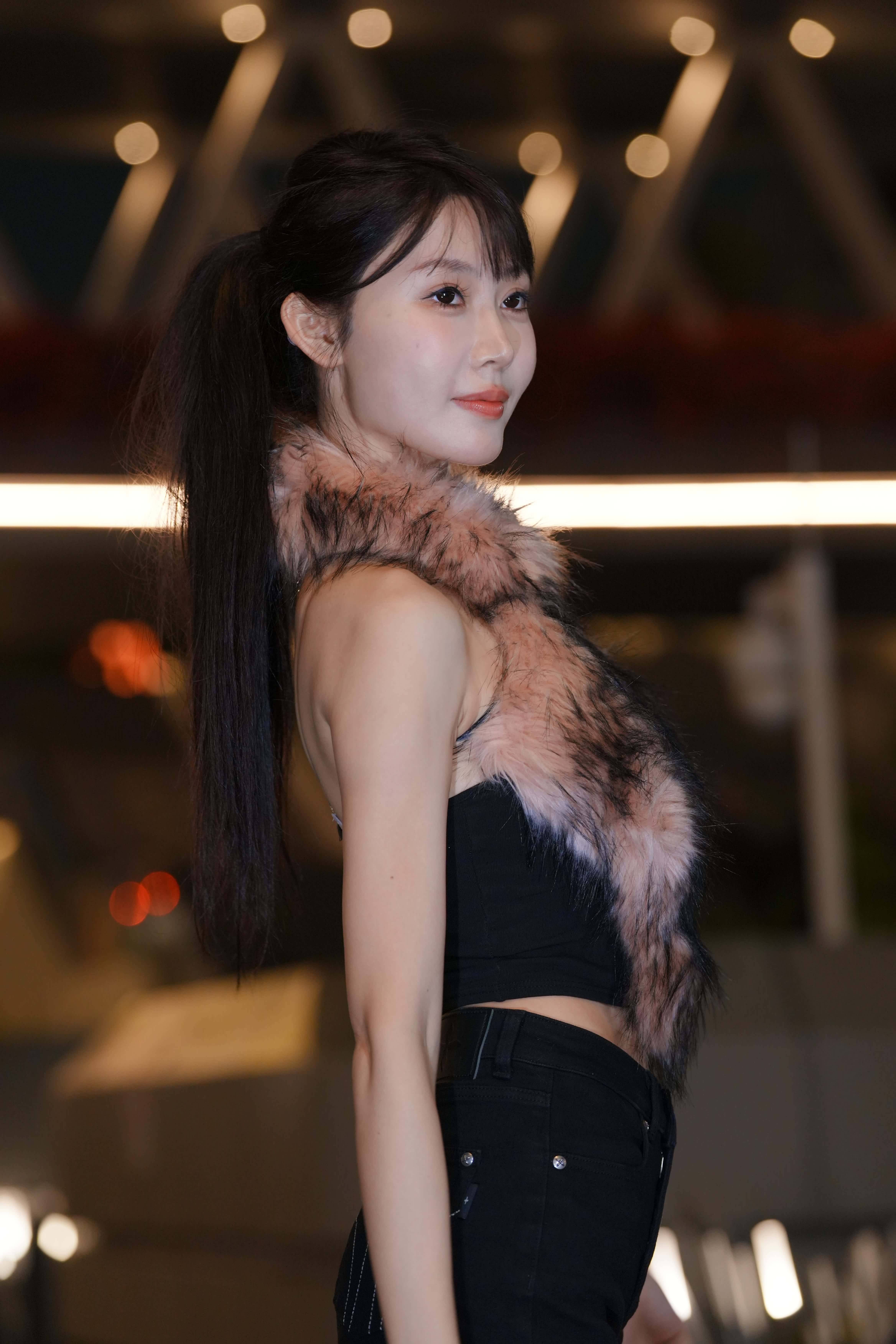 No.11016 靓丽菠萝酱 [161P-3.37GB]
