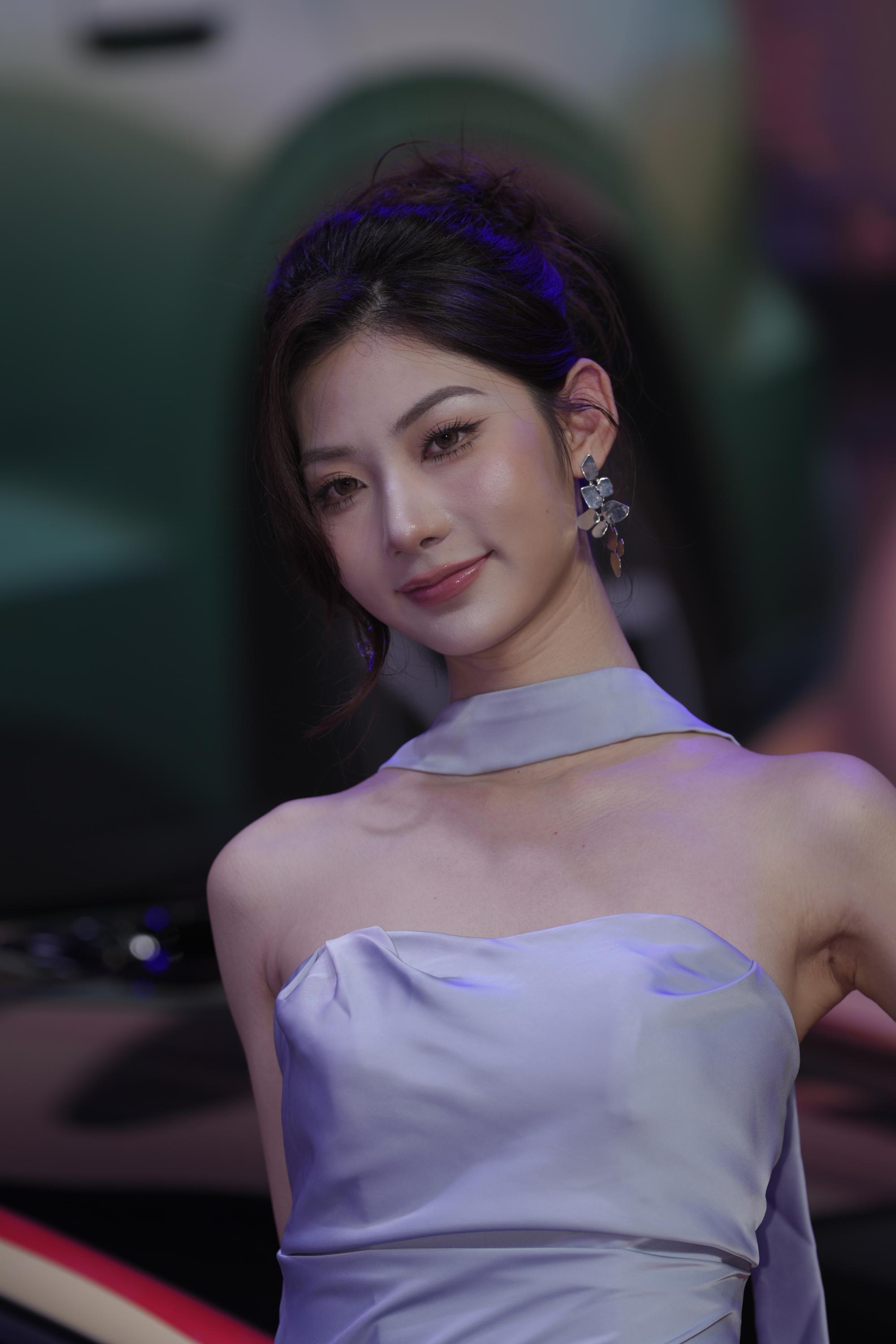 No.10973 长裙呱呱 [114P-1.63GB]